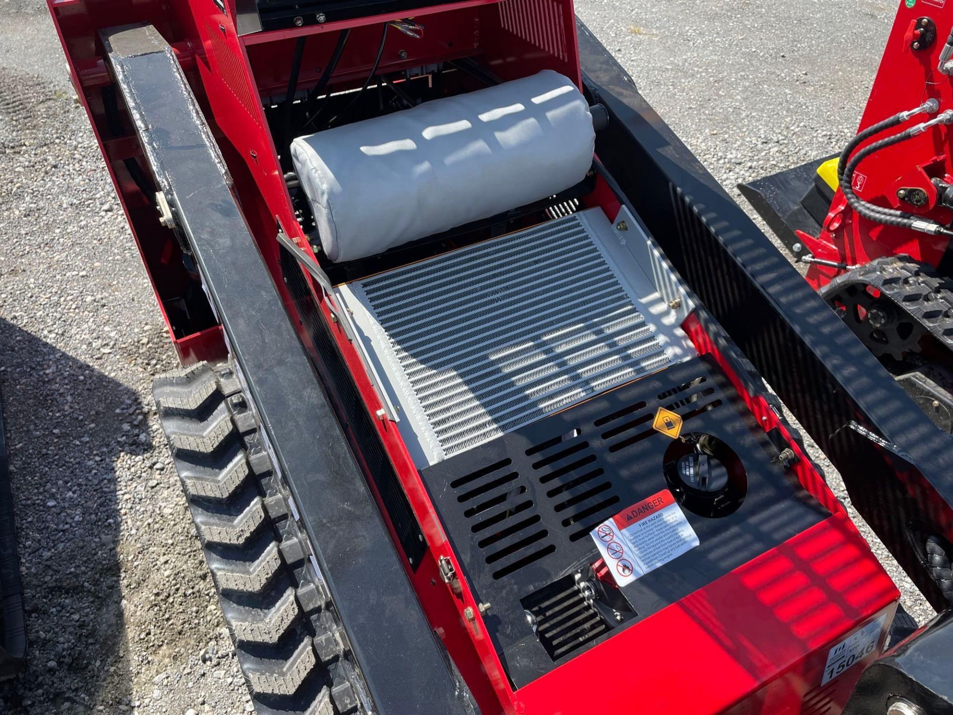 Diggit SCL850 Mini Skid Steer Loader - Image 8 of 13