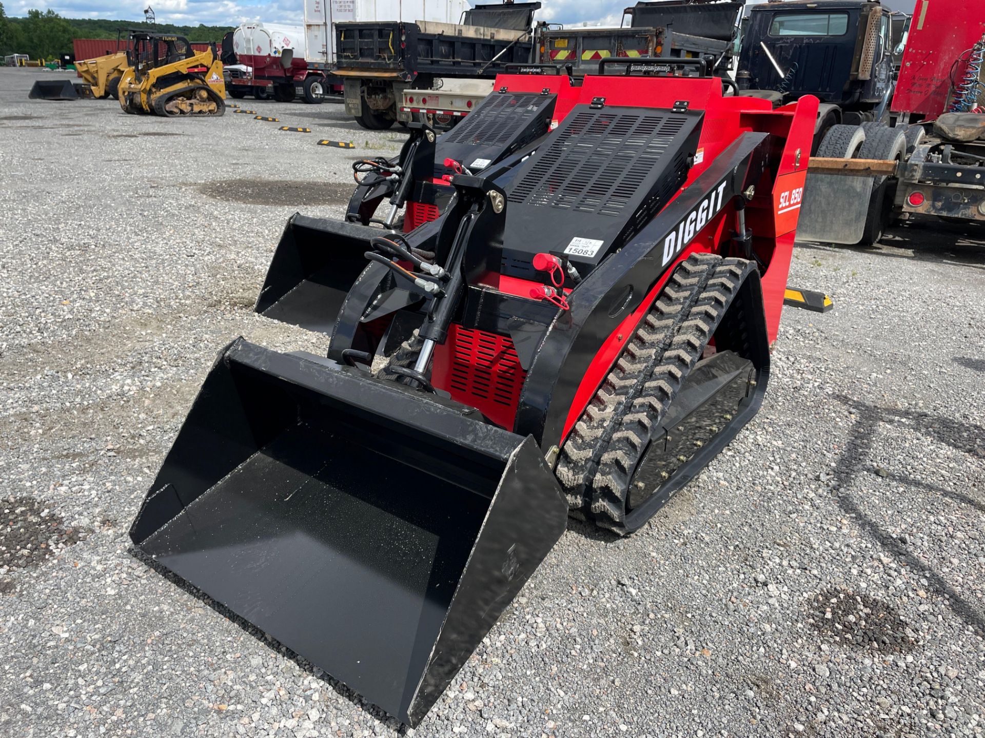 DIGGIT SCL850 Mini Skid Steer Loader