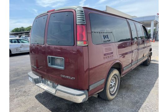 2001 Chevrolet G3500 Van - Image 3 of 18