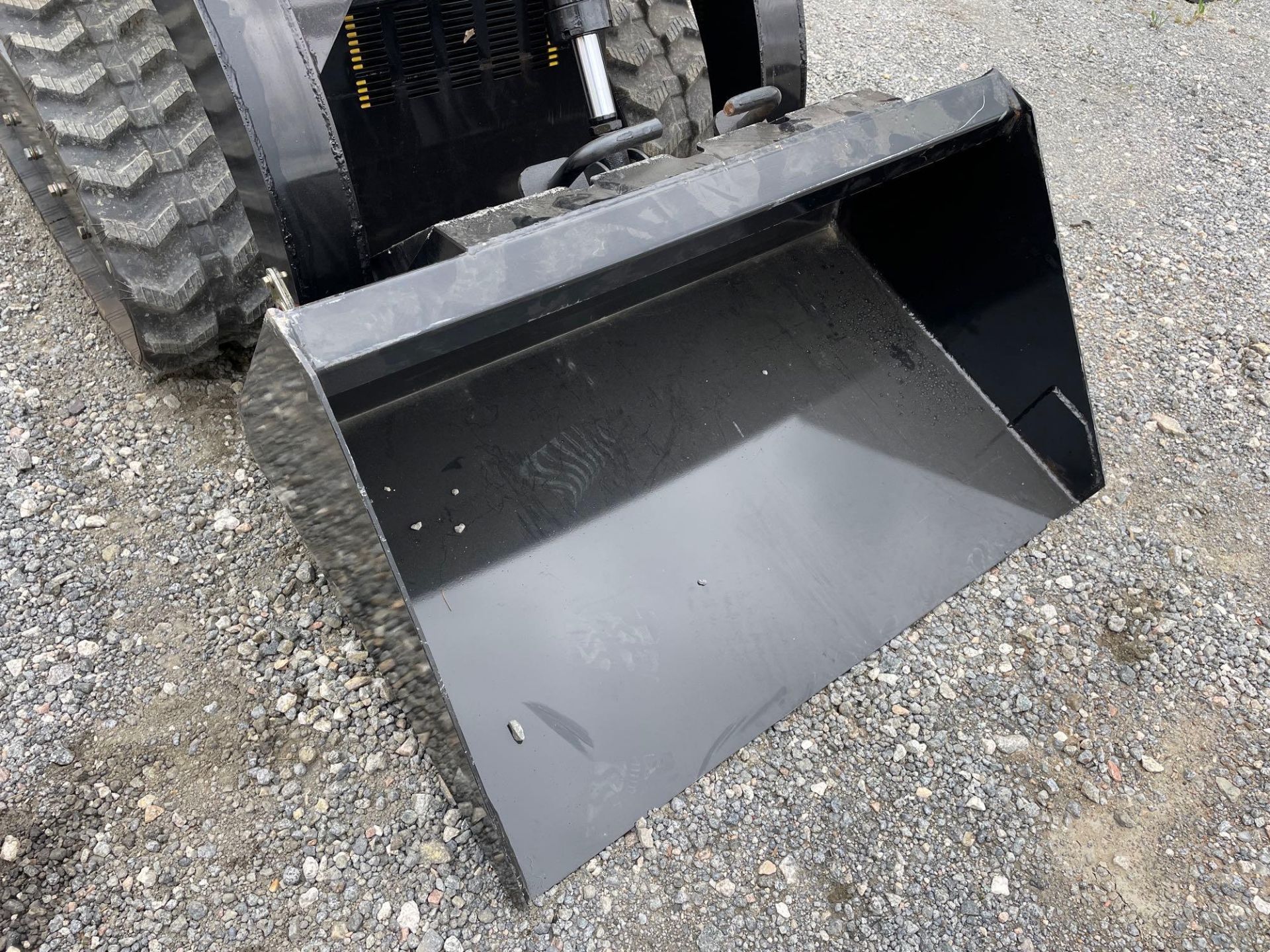 Diggit SCL850 Mini Skid Steer Loader - Image 12 of 12