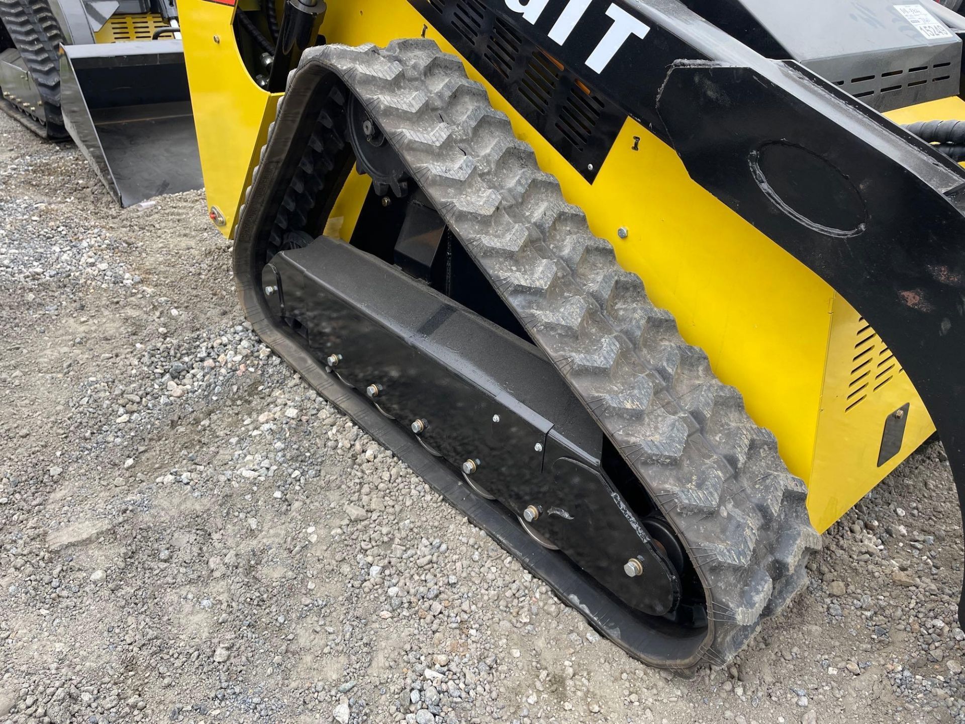 Diggit SCL850 Mini Skid Steer Loader - Image 10 of 11