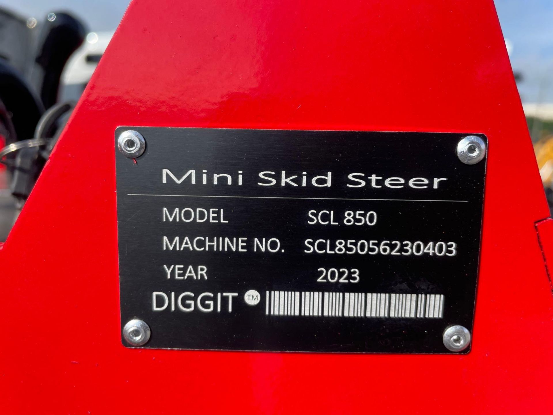 Diggit SCL850 Mini Skid Steer Loader - Image 5 of 14