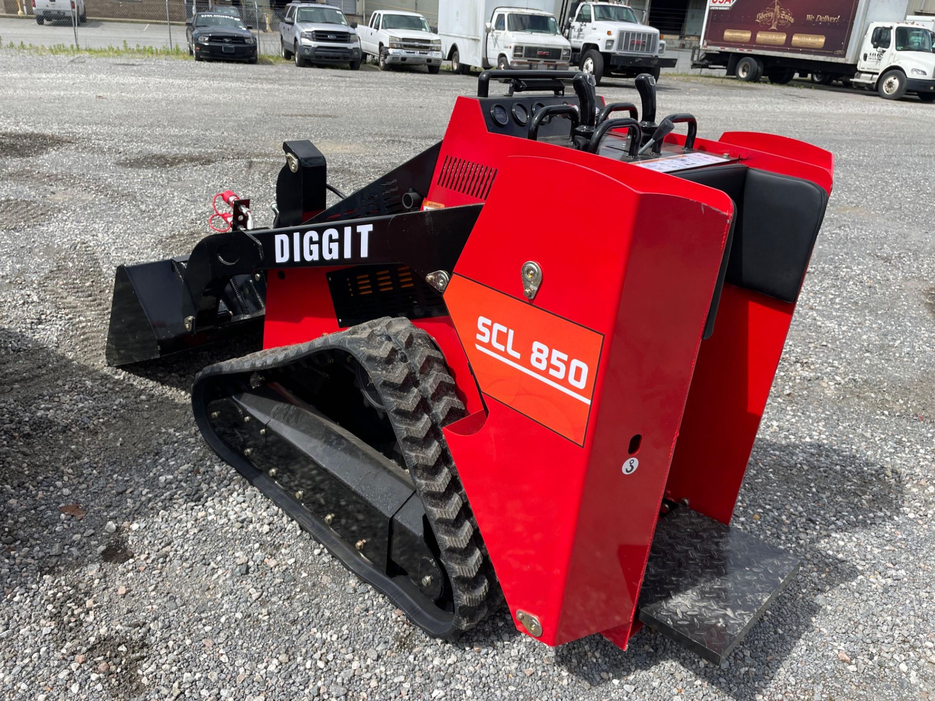 DIGGIT SCL850 Mini Skid Steer Loader - Image 3 of 14