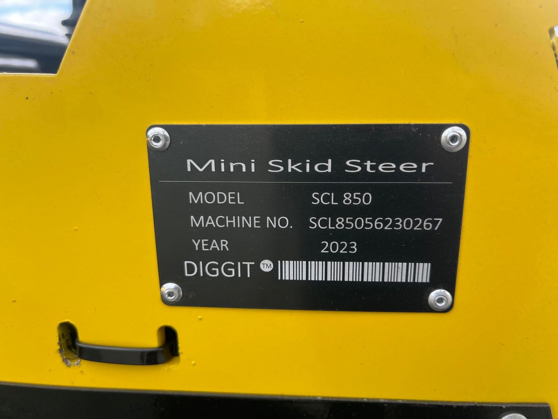 Diggit SCL850 Mini Skid Steer Loader - Image 5 of 15