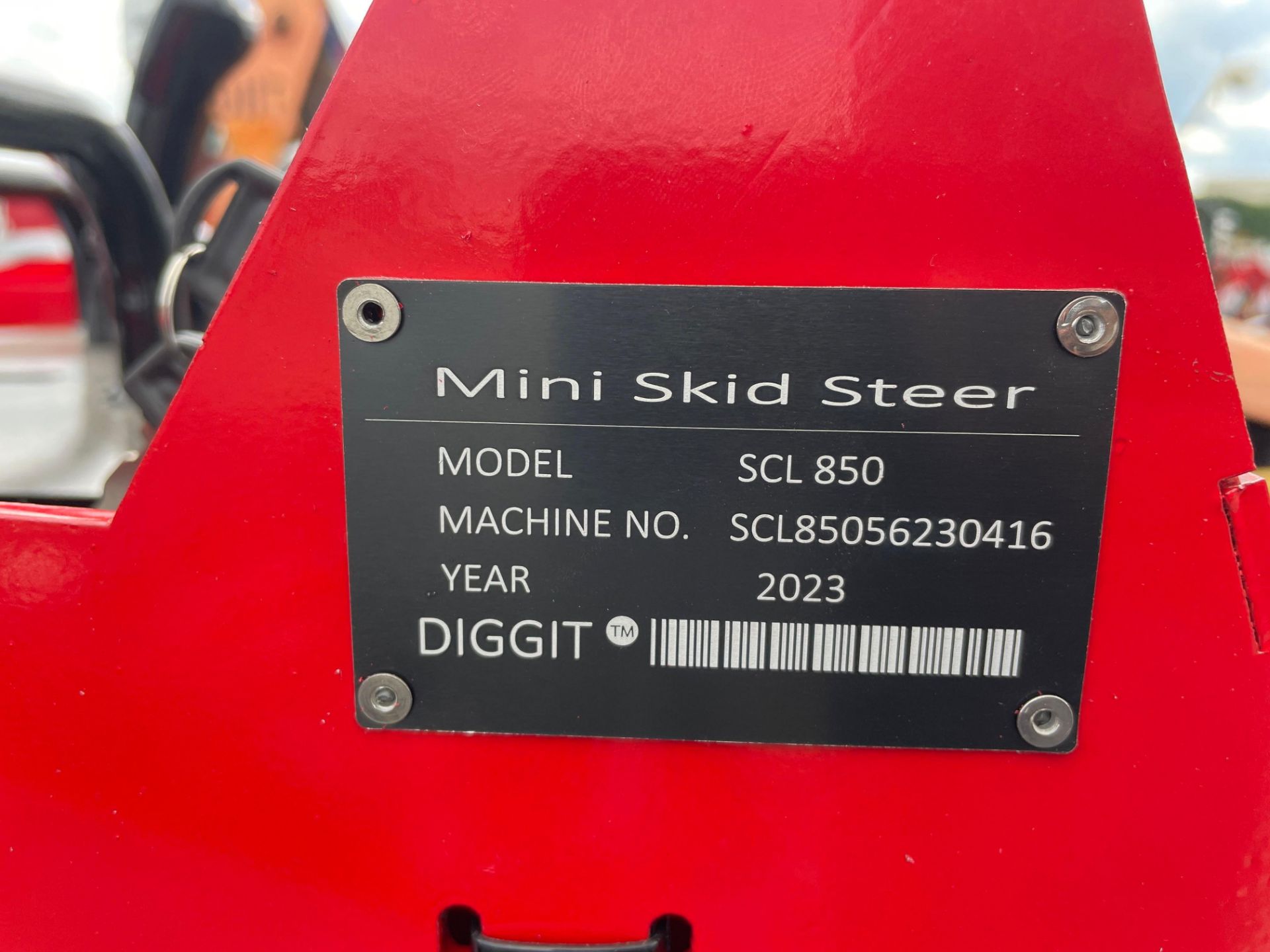 DIGGIT SCL850 Mini Skid Steer Loader - Image 5 of 14