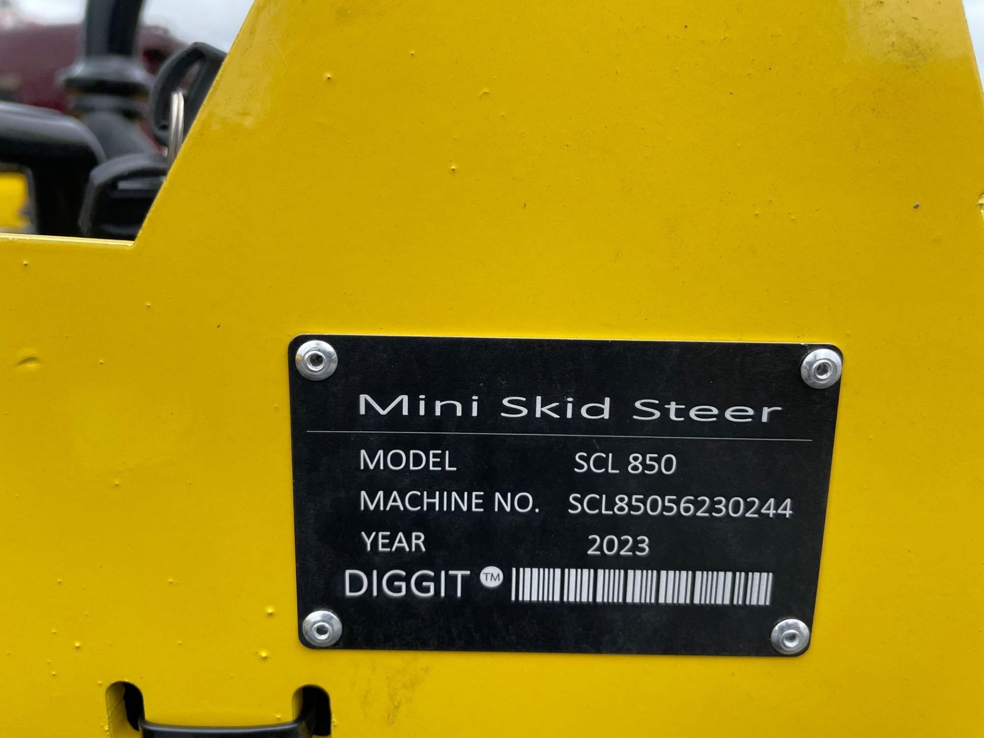 Diggit SCL850 Mini Skid Steer Loader - Image 4 of 12