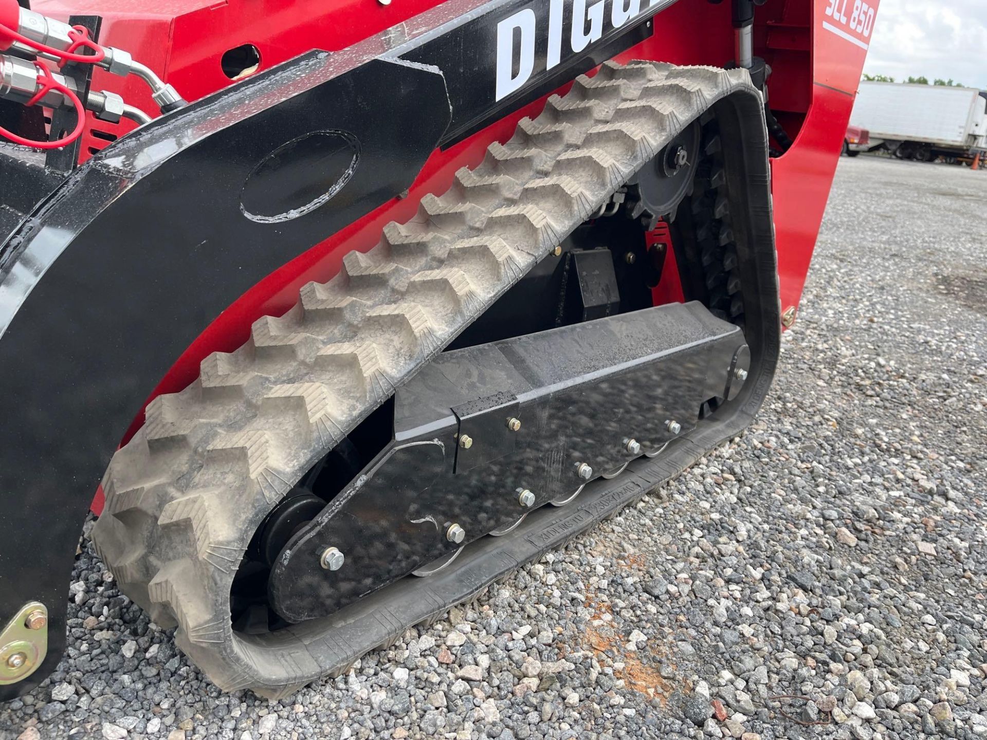 Diggit SCL850 Mini Skid Steer Loader - Image 15 of 16