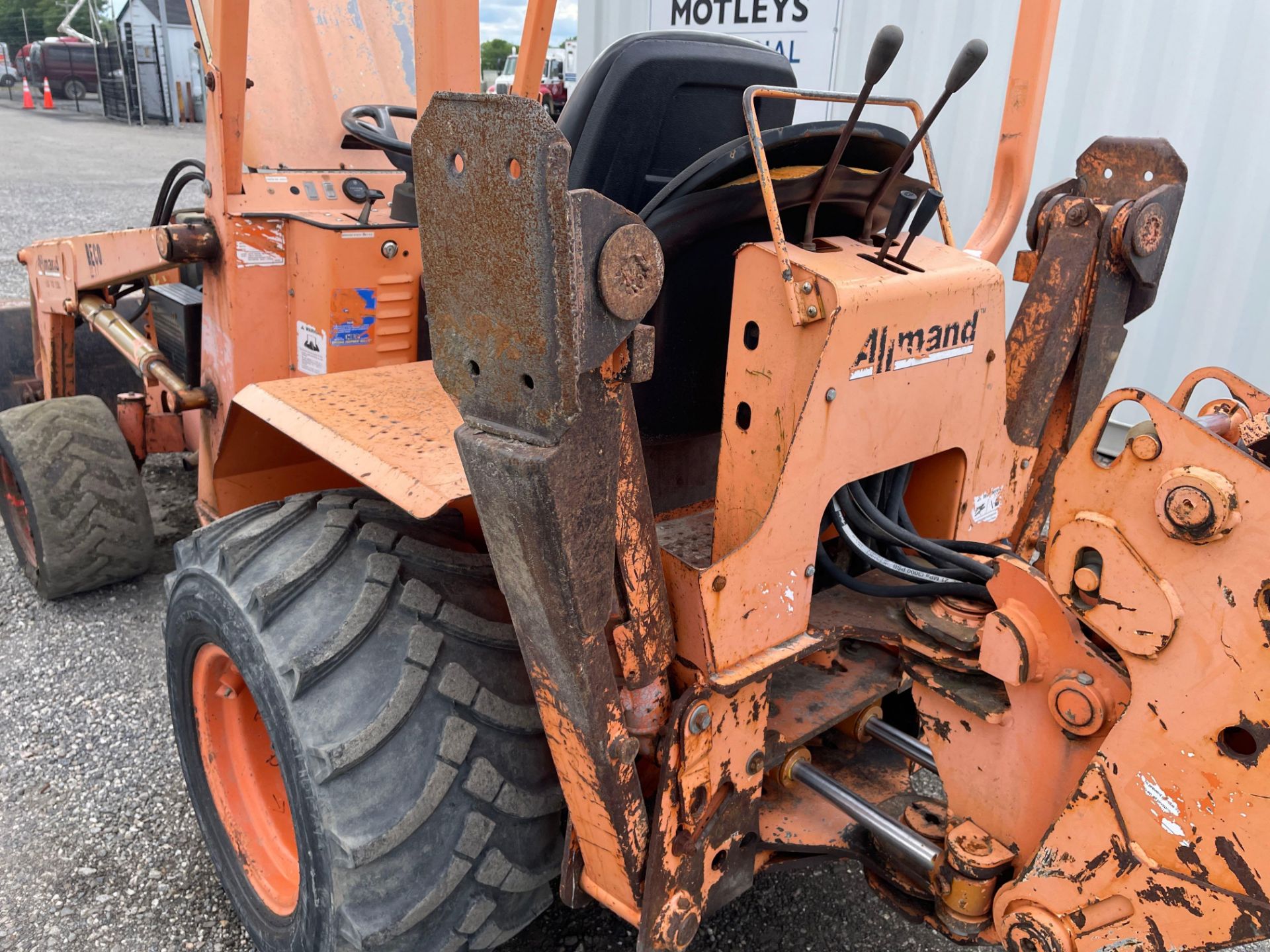 2004 Allmand TLB 425 Backhoe Loader - Image 19 of 21