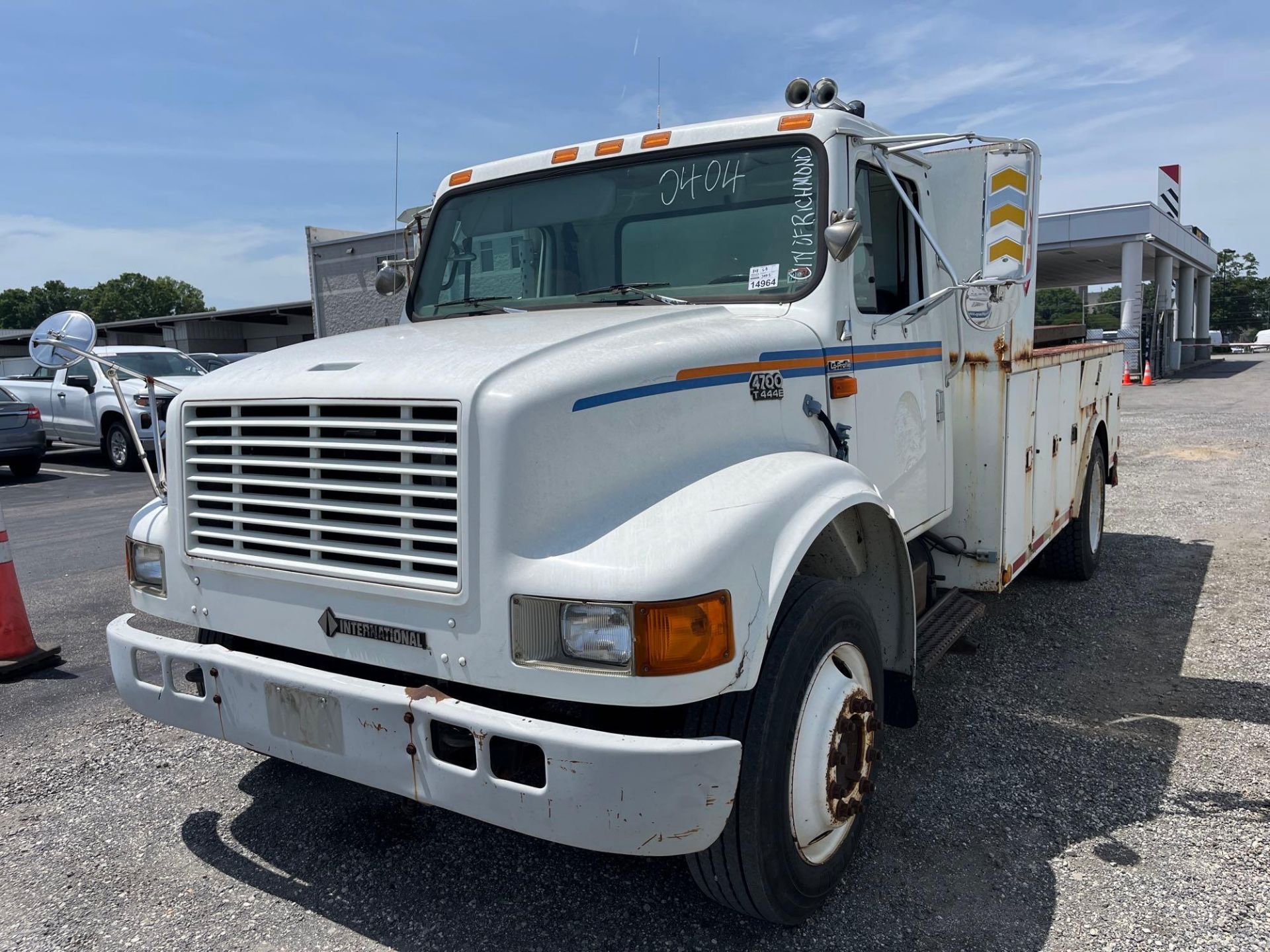 2000 International 4100 Service Truck - Image 4 of 21