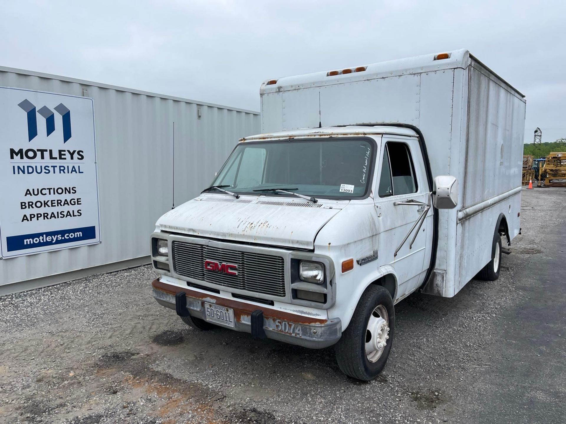 1992 GMC 14' VanDura 3500 Box Truck