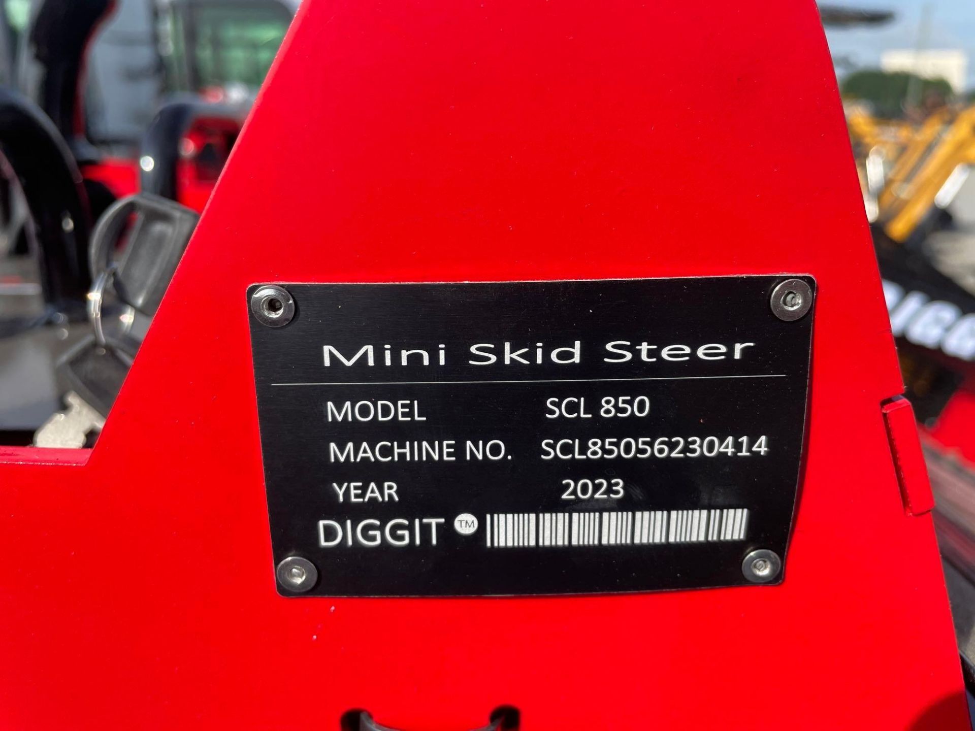 Diggit SCL850 Mini Skid Steer Loader - Image 5 of 14