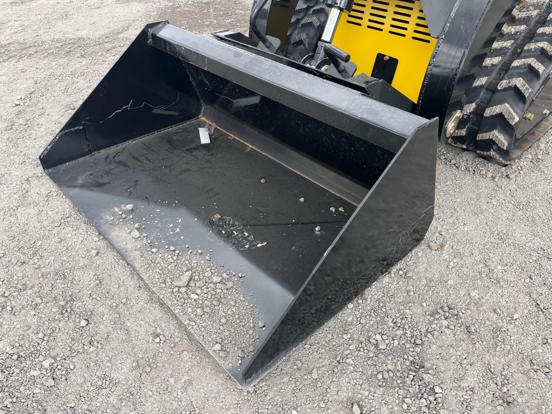 Diggit SCL850 Mini Skid Steer Loader - Image 10 of 15