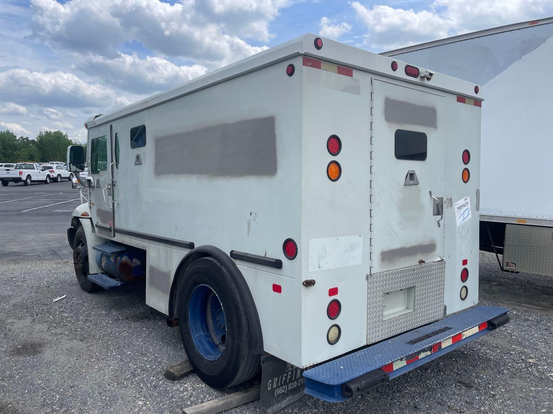 2007 International Armored Truck - Image 2 of 16