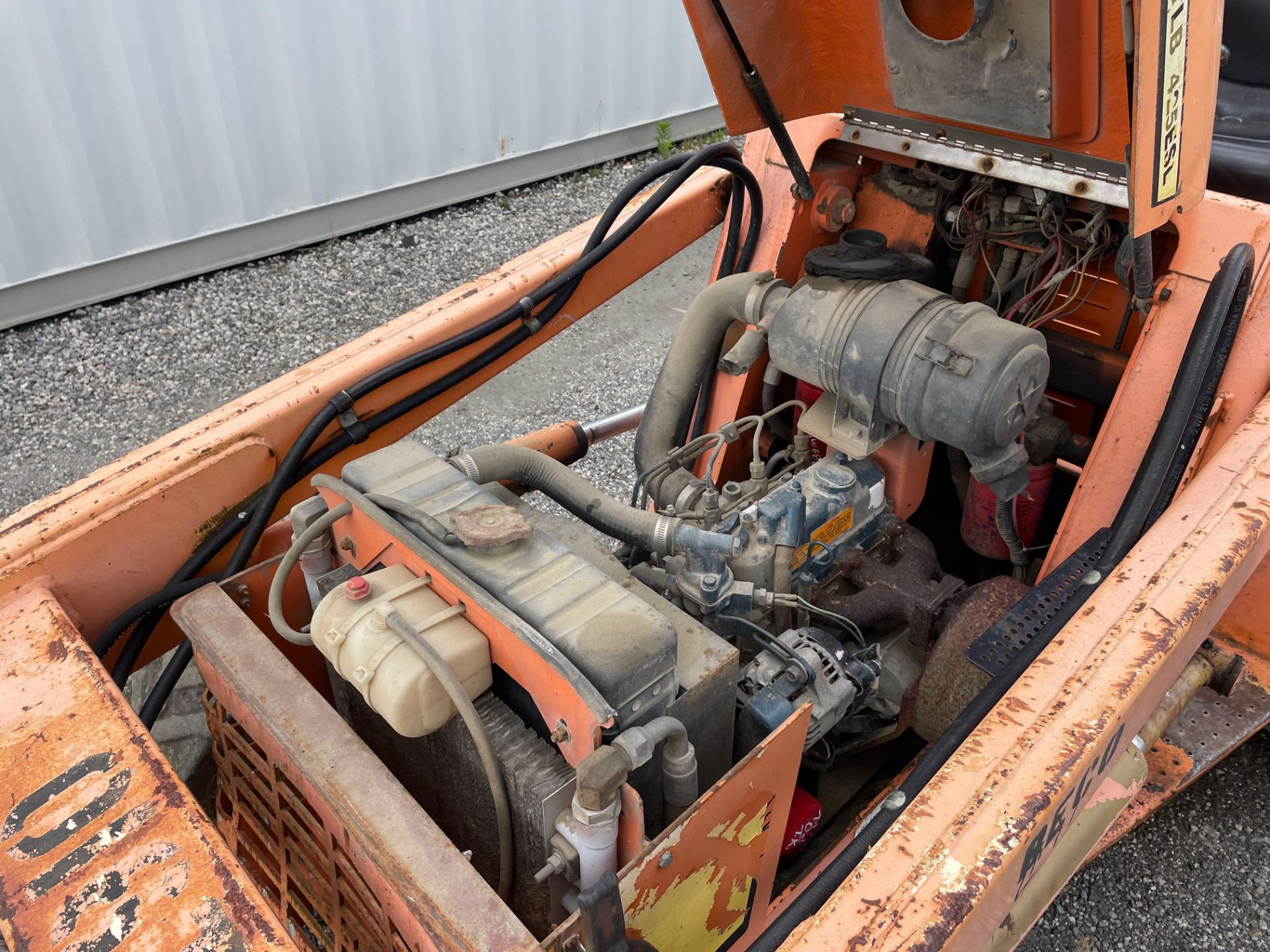 2004 Allmand TLB 425 Backhoe Loader - Image 10 of 21