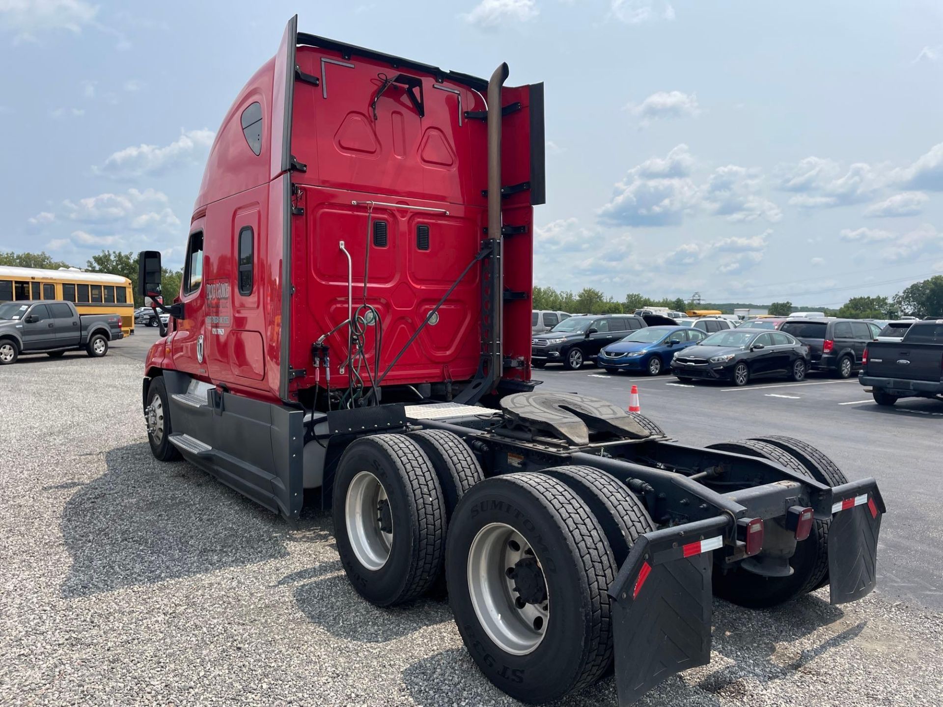 2017 Freightliner Cascadia 125 Sleeper Truck - Image 3 of 25