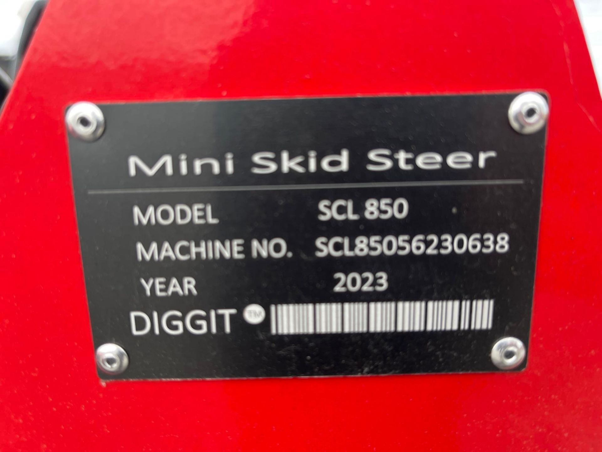 Diggit SCL850 Mini Skid Steer Loader - Image 5 of 16