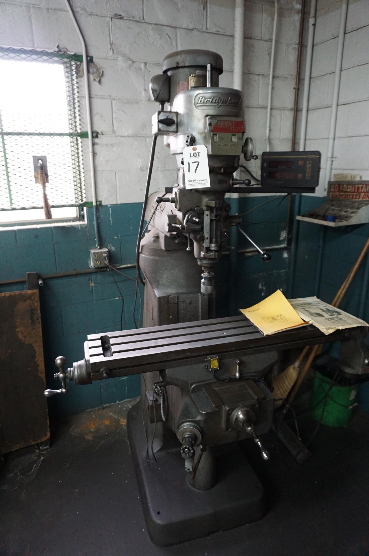 BRIDGEPORT SERIES 1 MANUAL KNEE MILL S/N J222541 WITH SERVO TYPE 150 POWER FEED, SARGON DRO, 48"