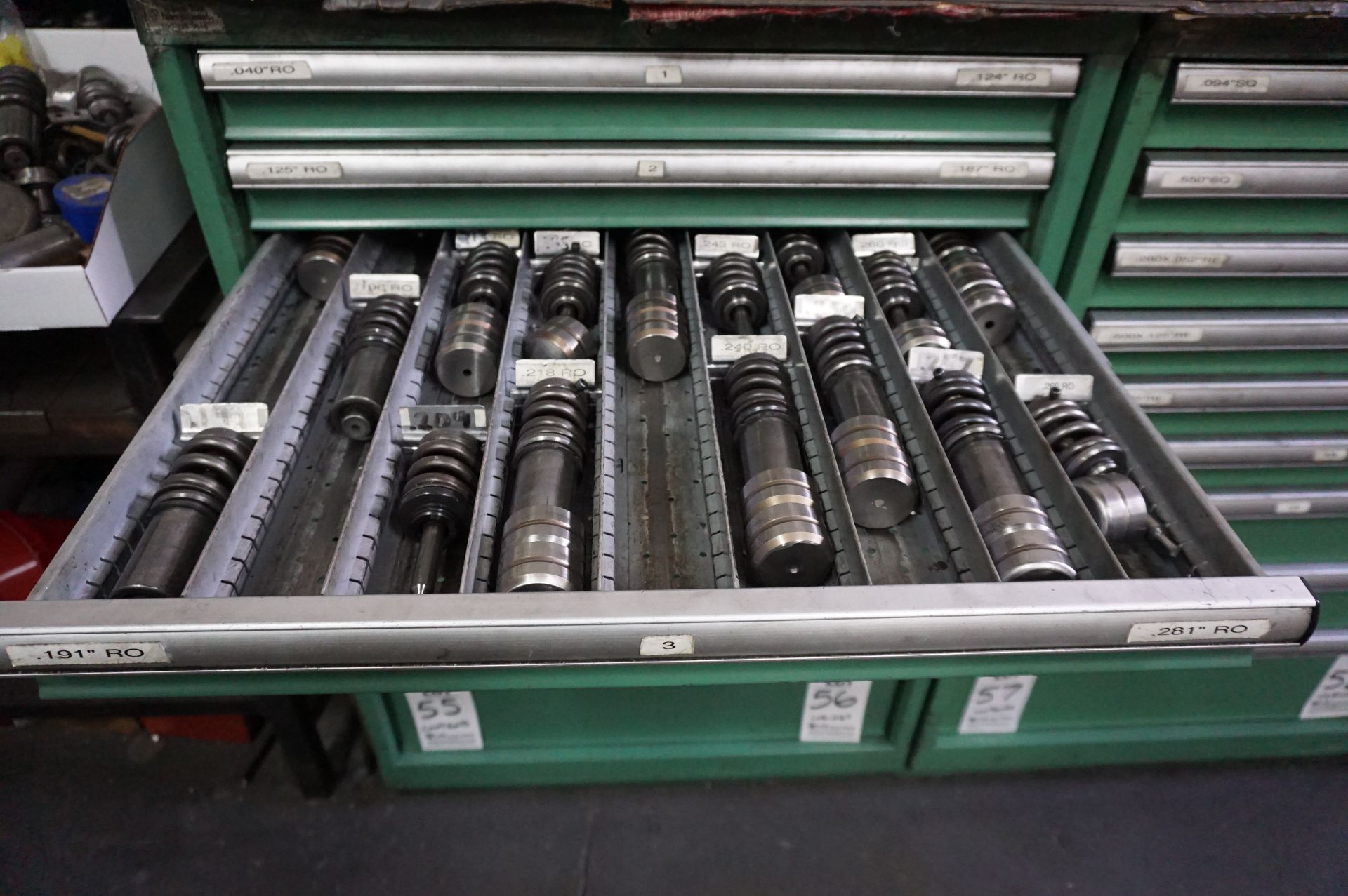 CONTENTS OF 9 DRAWER CABINET TO INCLUDE: .040" ROUND PUNCHES - 1.250" ROUND PUNCH TOOLING 1 1/4" - Image 3 of 9