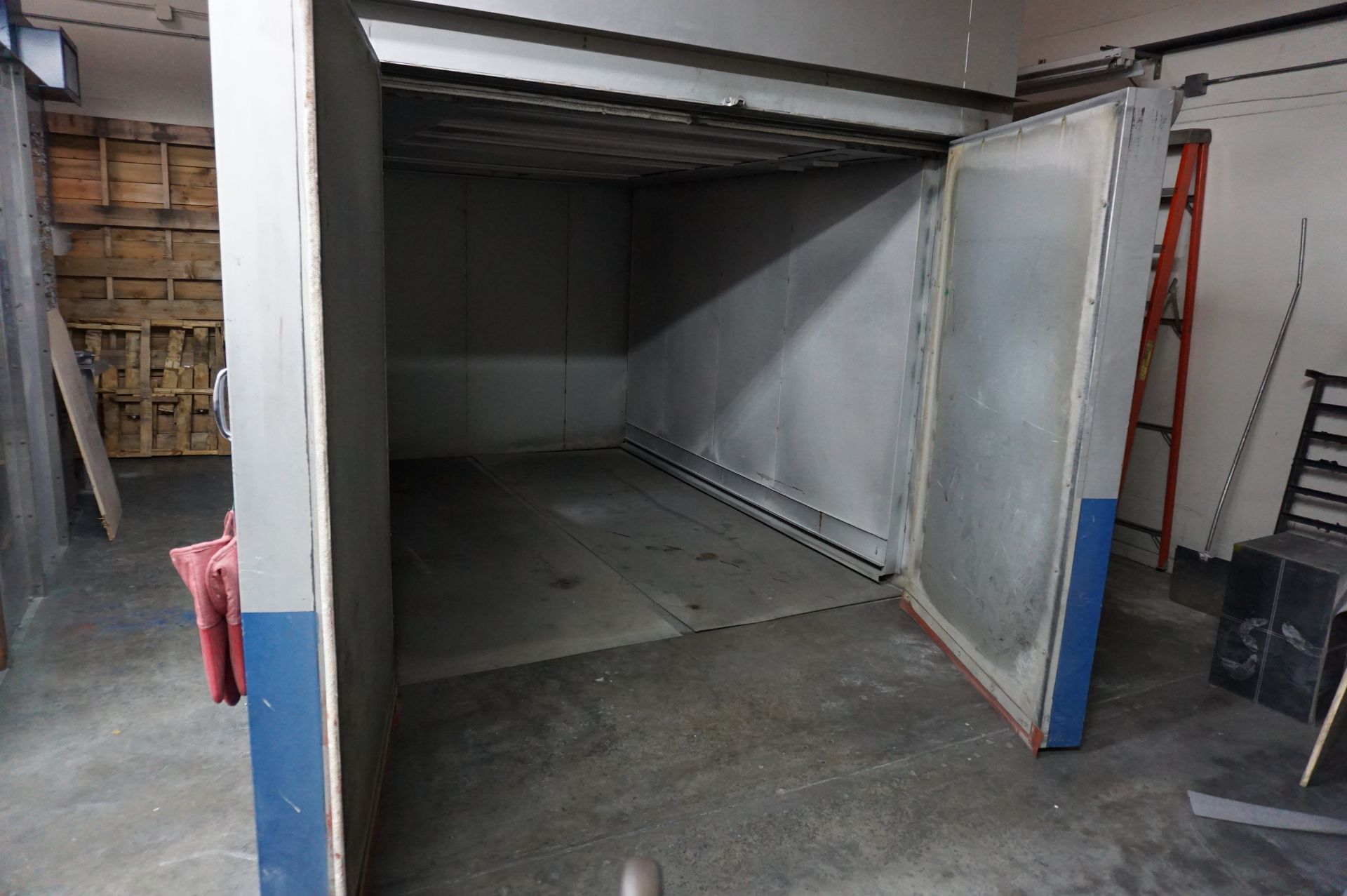 HEAT TREAT WALK IN FURNACE FOR POWDER COATING, DIMENSONS AREA 12' X 9' X 83"H, DUNGS FURNACE GAS - Image 2 of 13