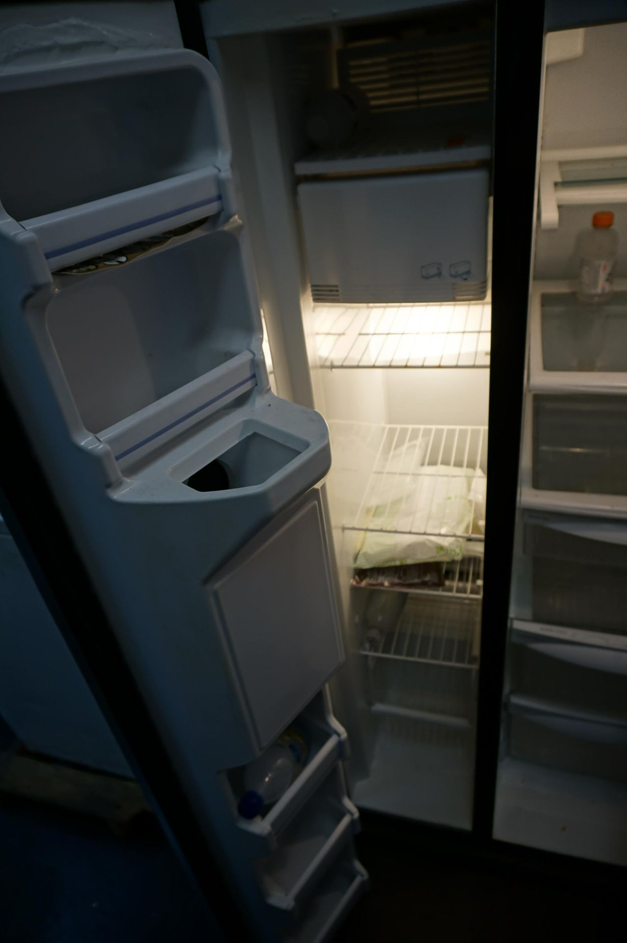 GE STAINLESS STEEL FRIDGE AND FREEZER COMBO - Image 3 of 3