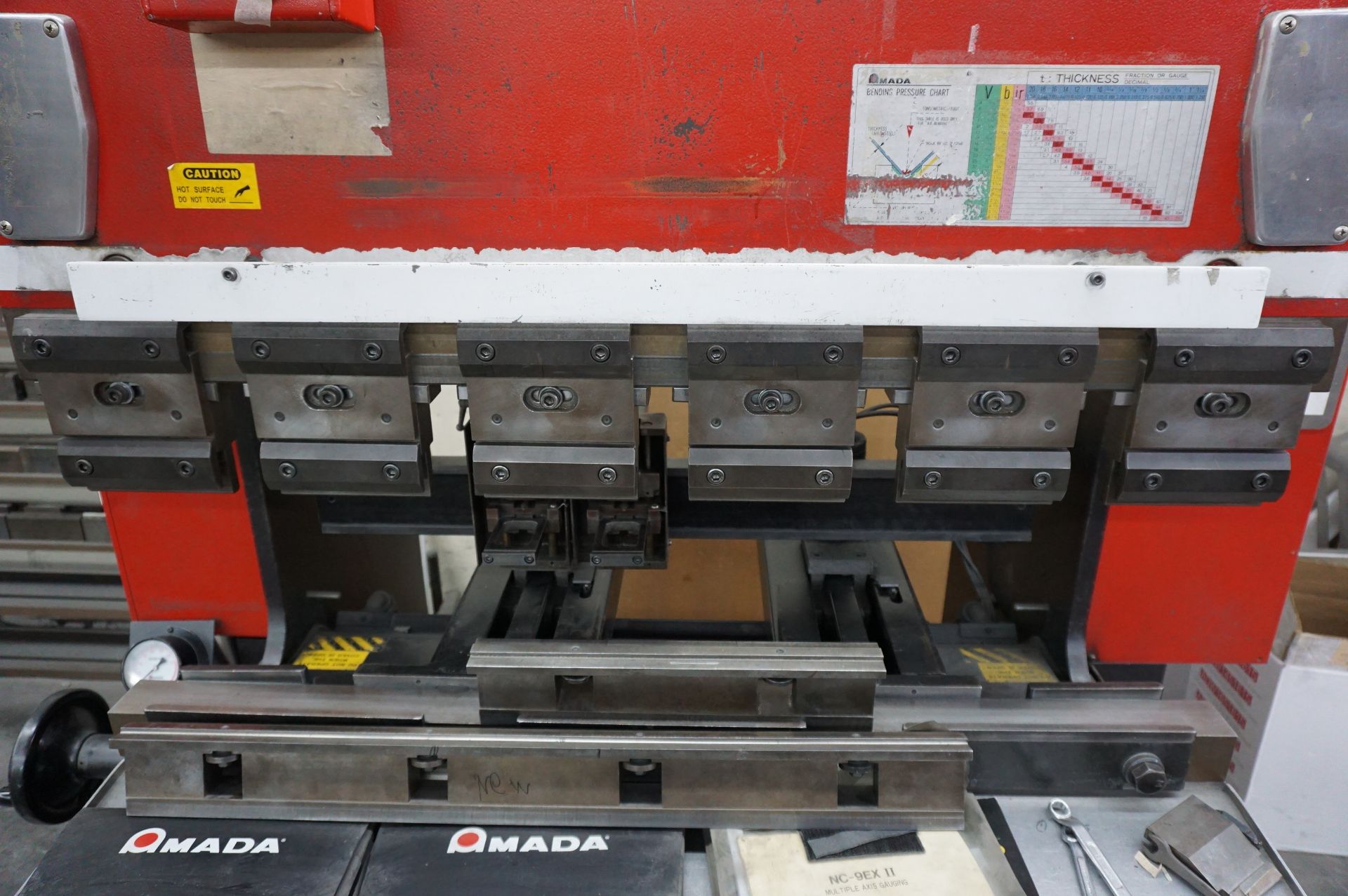 1994 AMADA RG-35S PRESS BRAKE S/N 356236 CAPACITY 35 TONS, TABLE LENGTH 47.3", MAX BENDING LENGTH - Bild 3 aus 14