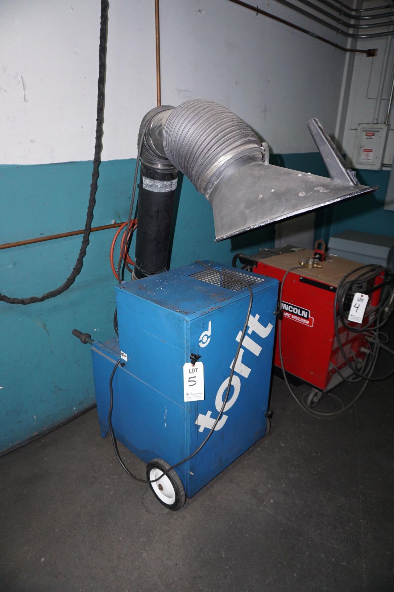 DONALDSON TORIT PORTA-TRUNK FUME EXTRACTOR MODEL PT-1000, S/N IG3-203-26 - Image 4 of 5