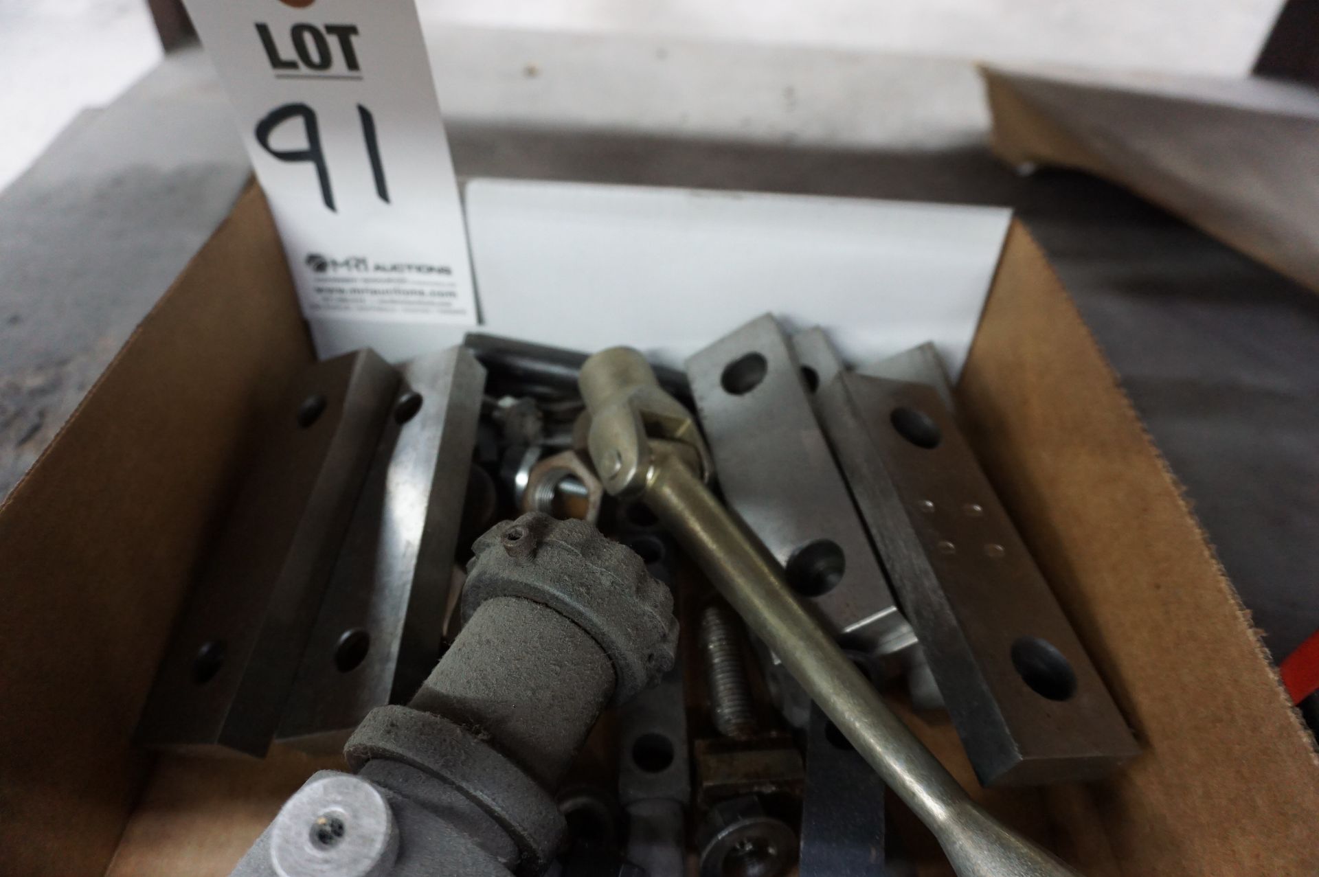 LOT TO INCLUDE: MISC. WORKHOLDING HARDWARE, VISE JAWS, VISE STOPS, TELESCOPING COLLET SPIN INDEX - Image 4 of 4