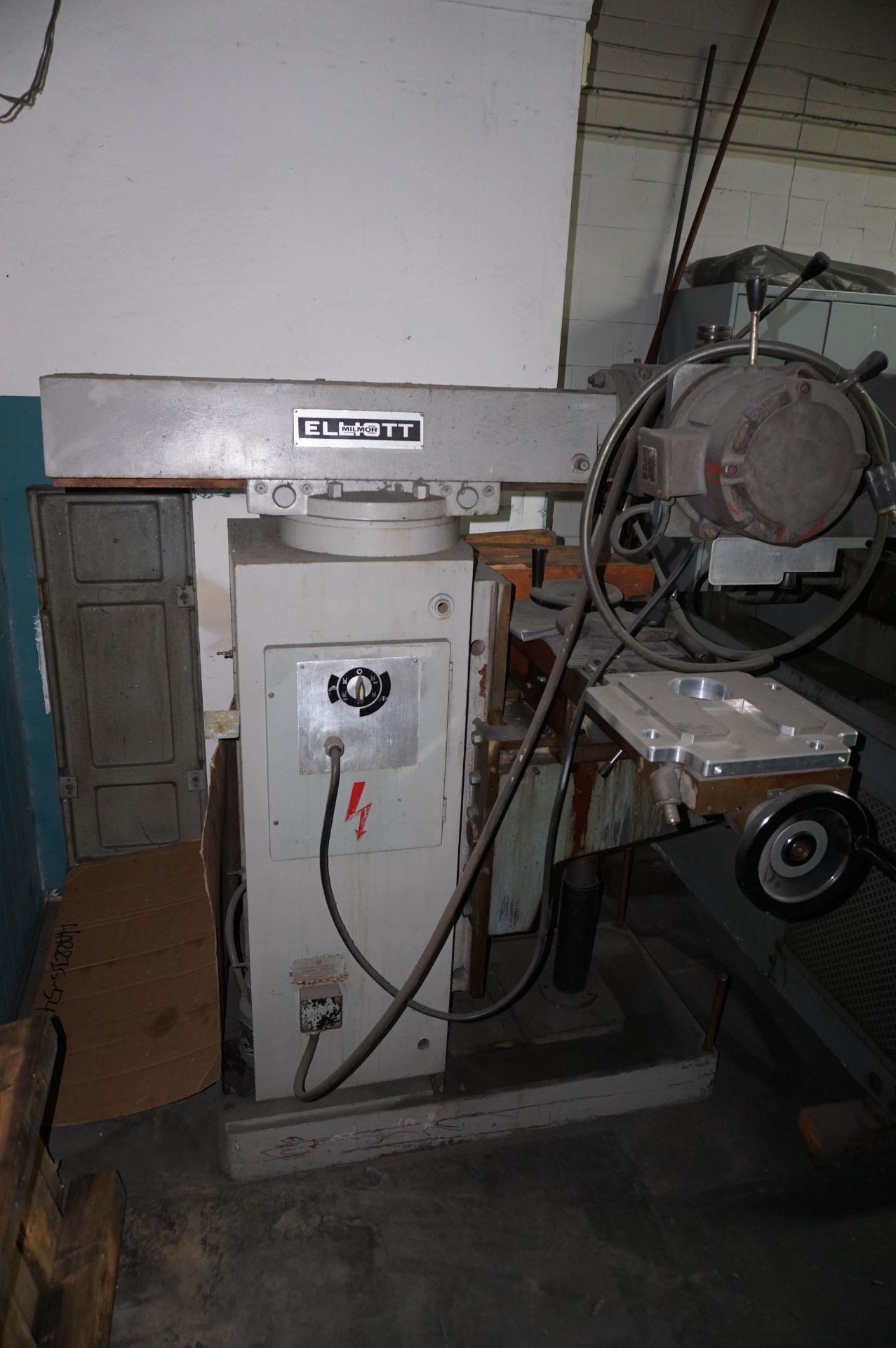 ELLIOT UNIVERSAL MILLING MACHINE, S/N BEC 015686/166 (NOT UNDER POWER) - Image 3 of 7