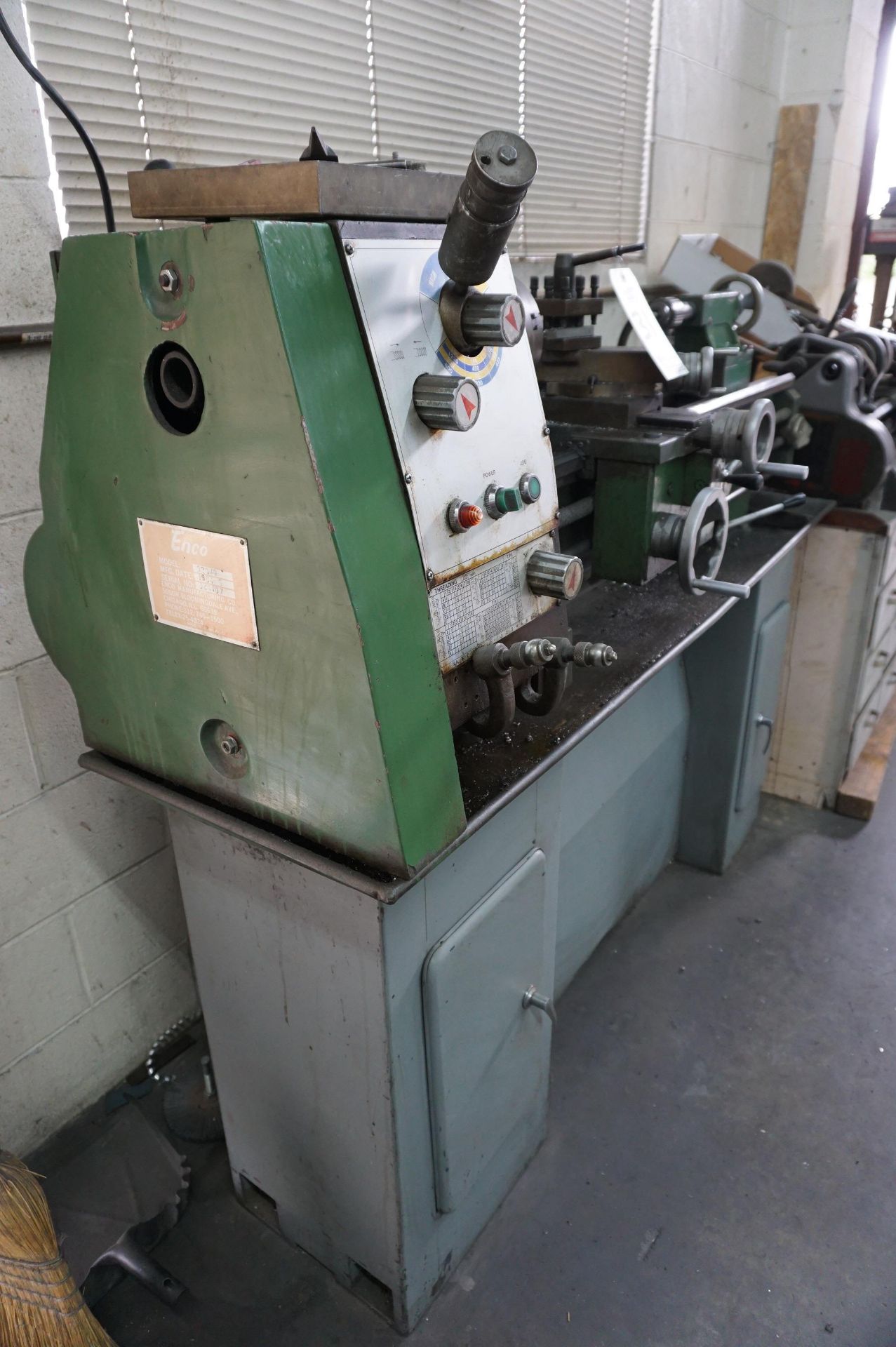 1984 ENCO MANUAL LATHE MODEL 02070 S/N 844107, 6" CHUCK, TAILSTOCK WITH JACOBS CHUCK - Image 3 of 9