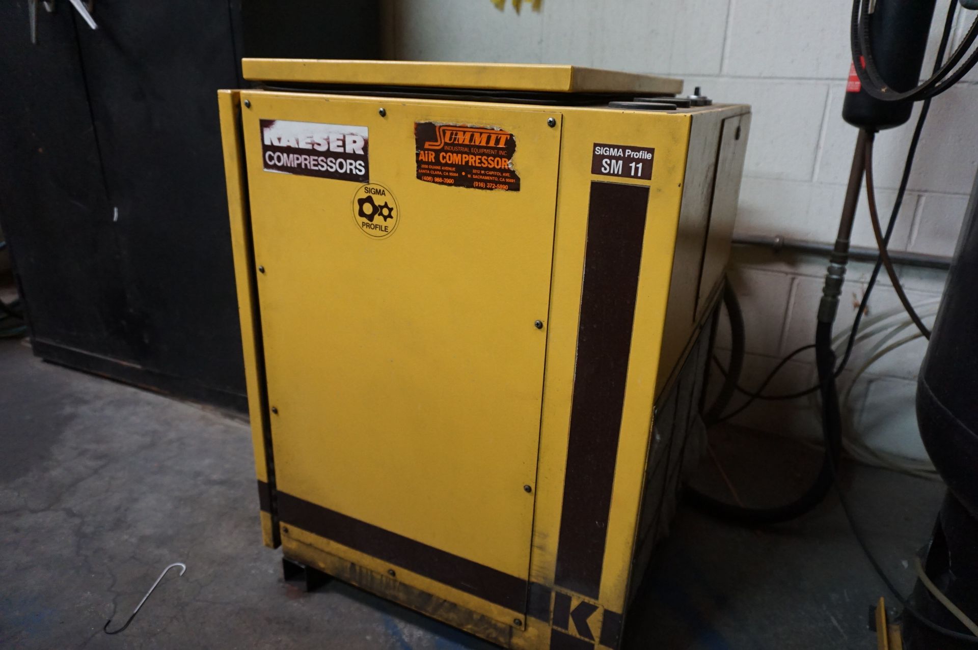 AIR COMPRESSOR LOT FOR POWDER COATING ROOM TO INCLUDE: (1) HAESER KRD050 AIR COMPRESSOR, AIR TANK, - Image 5 of 6