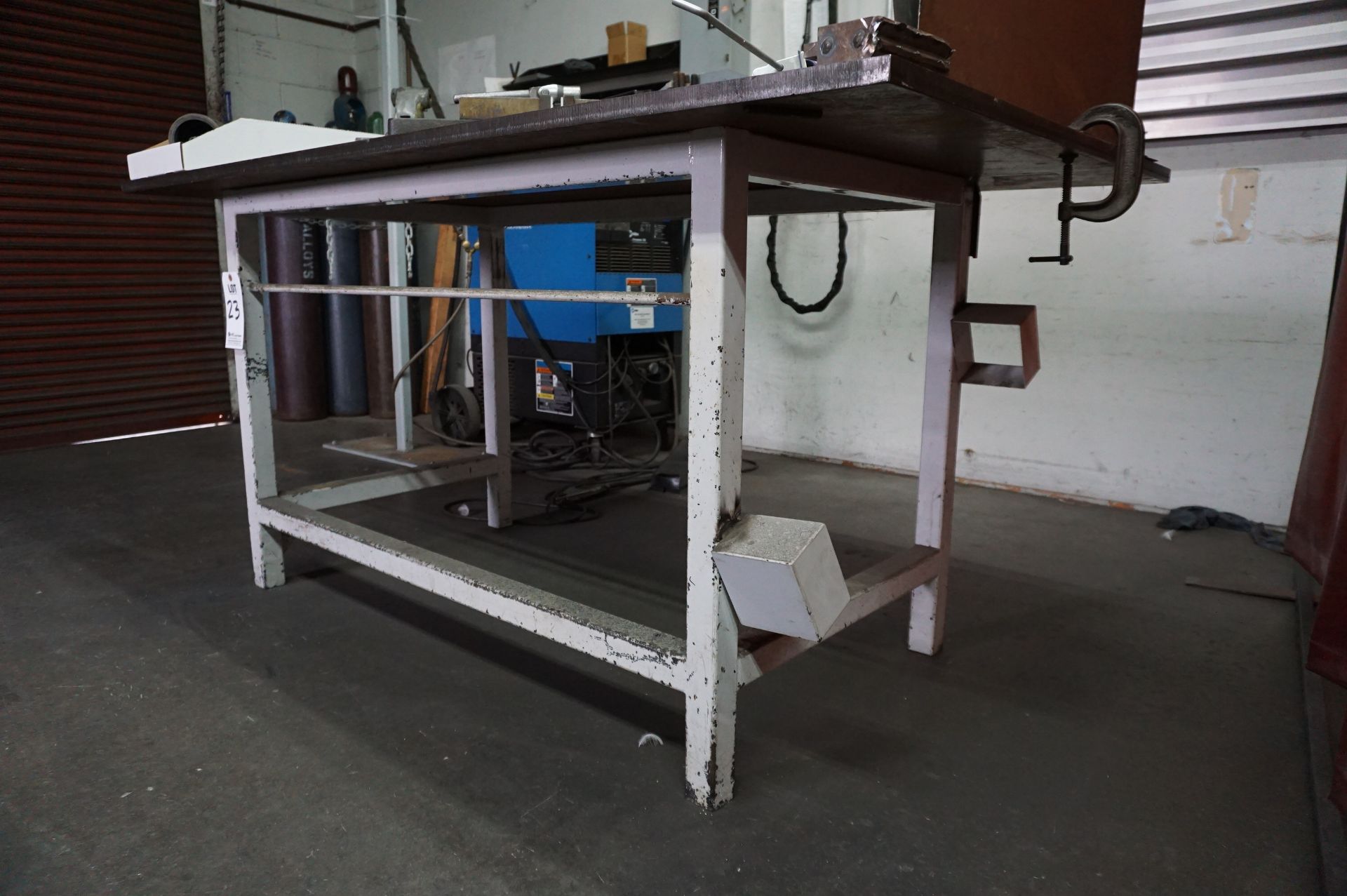 TABLE USED FOR TIG WELDING. 42" X 72" WORKING AREA, 1" THICK HEAVY STEEL TOP, 35" H, NO CONTENTS - Bild 2 aus 6