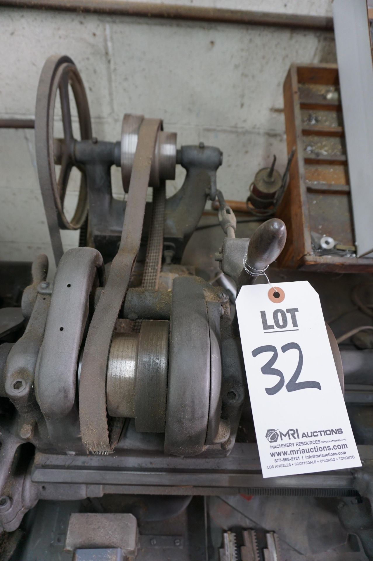 SOUTHBEND MACHINE LATHE MODEL C9-10JR, CATALOG NUMBER 41524 WITH ORGANIZER CABINET - Image 3 of 10