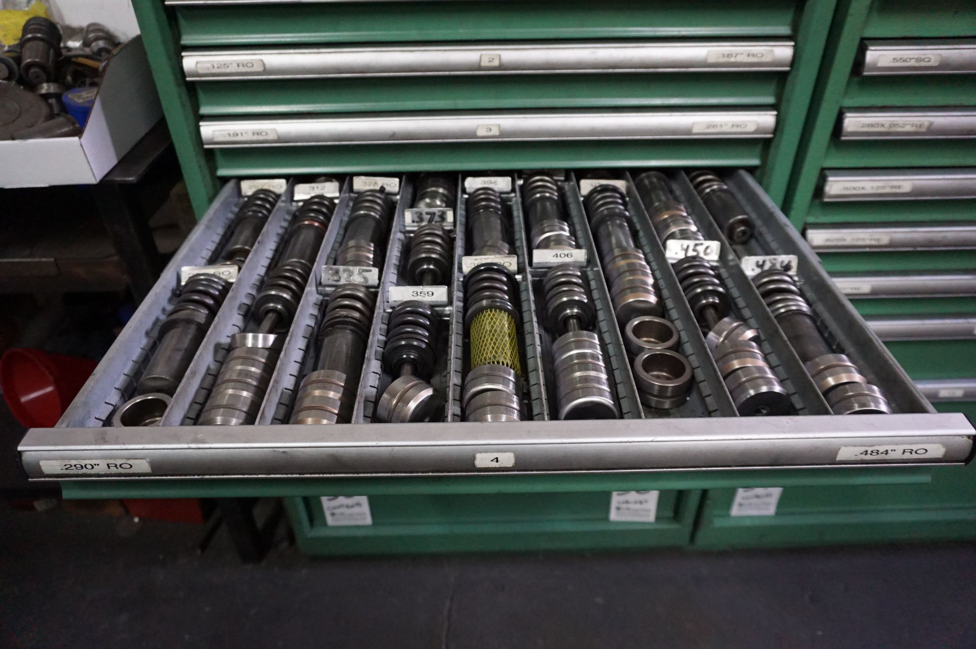 CONTENTS OF 9 DRAWER CABINET TO INCLUDE: .040" ROUND PUNCHES - 1.250" ROUND PUNCH TOOLING 1 1/4" - Image 4 of 9