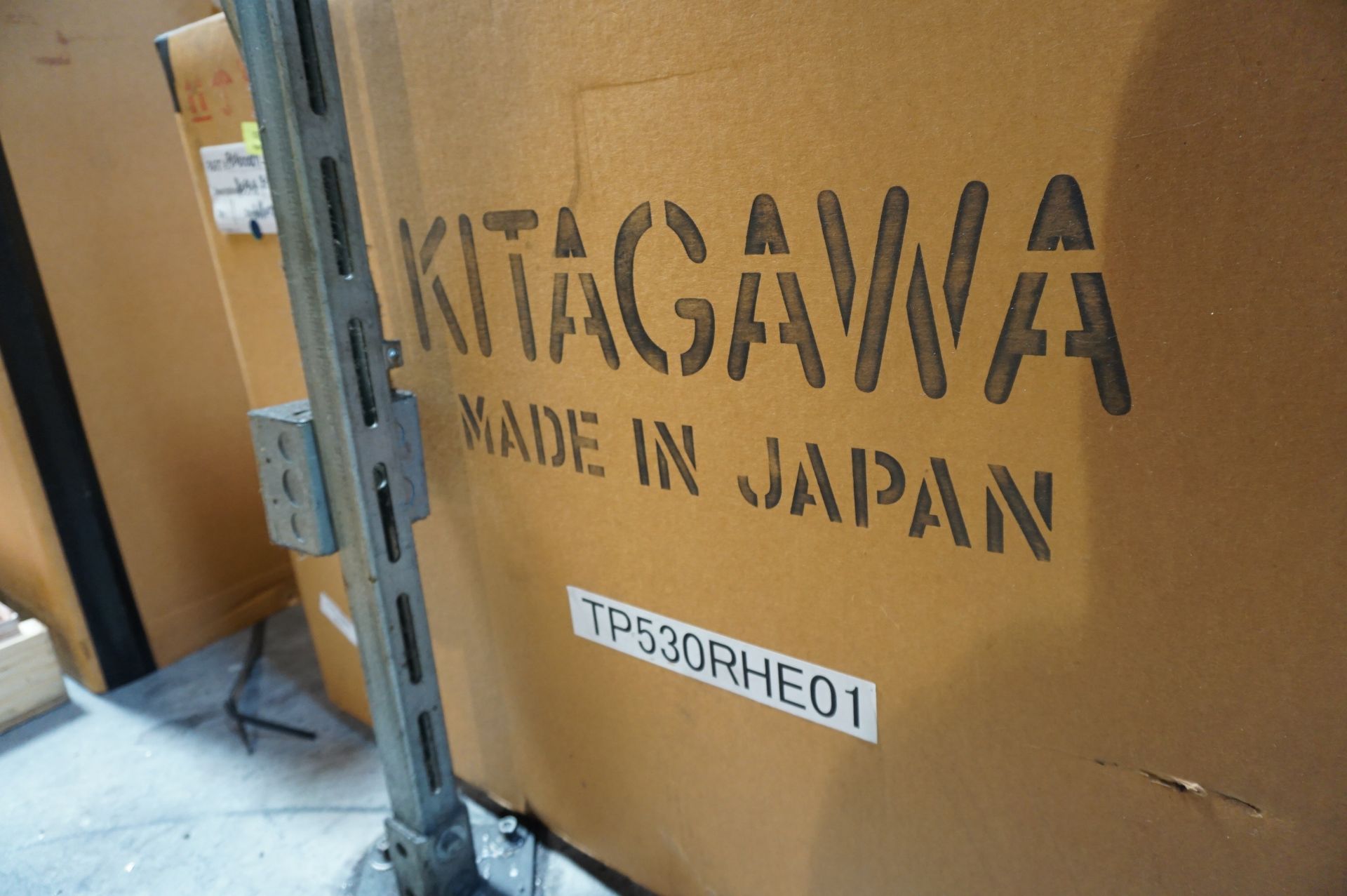 NEVER USED IN ORIGINAL BOX - 2012 KITIGAWA TP530RHE01 4TH AXIS BIG BORE ROTARY TABLE, WEIGHT 350 KG - Image 3 of 5