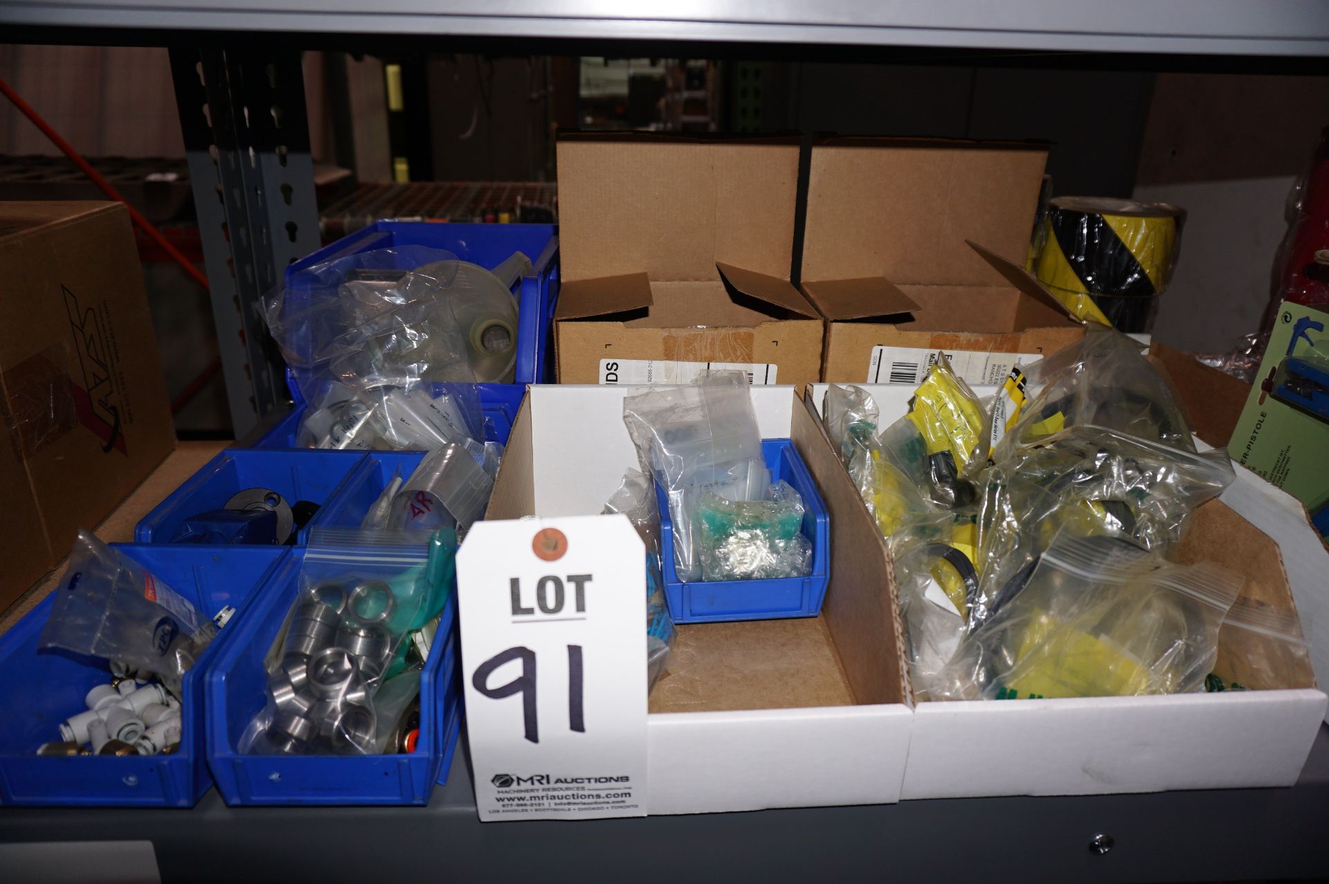 CONTENTS OF RACK TO INCLUDE BUT NOT LIMITED TO: MISC. 3M SHRINK TUBING, ANSI ROLLER CHAIN, PARTS, - Image 4 of 7
