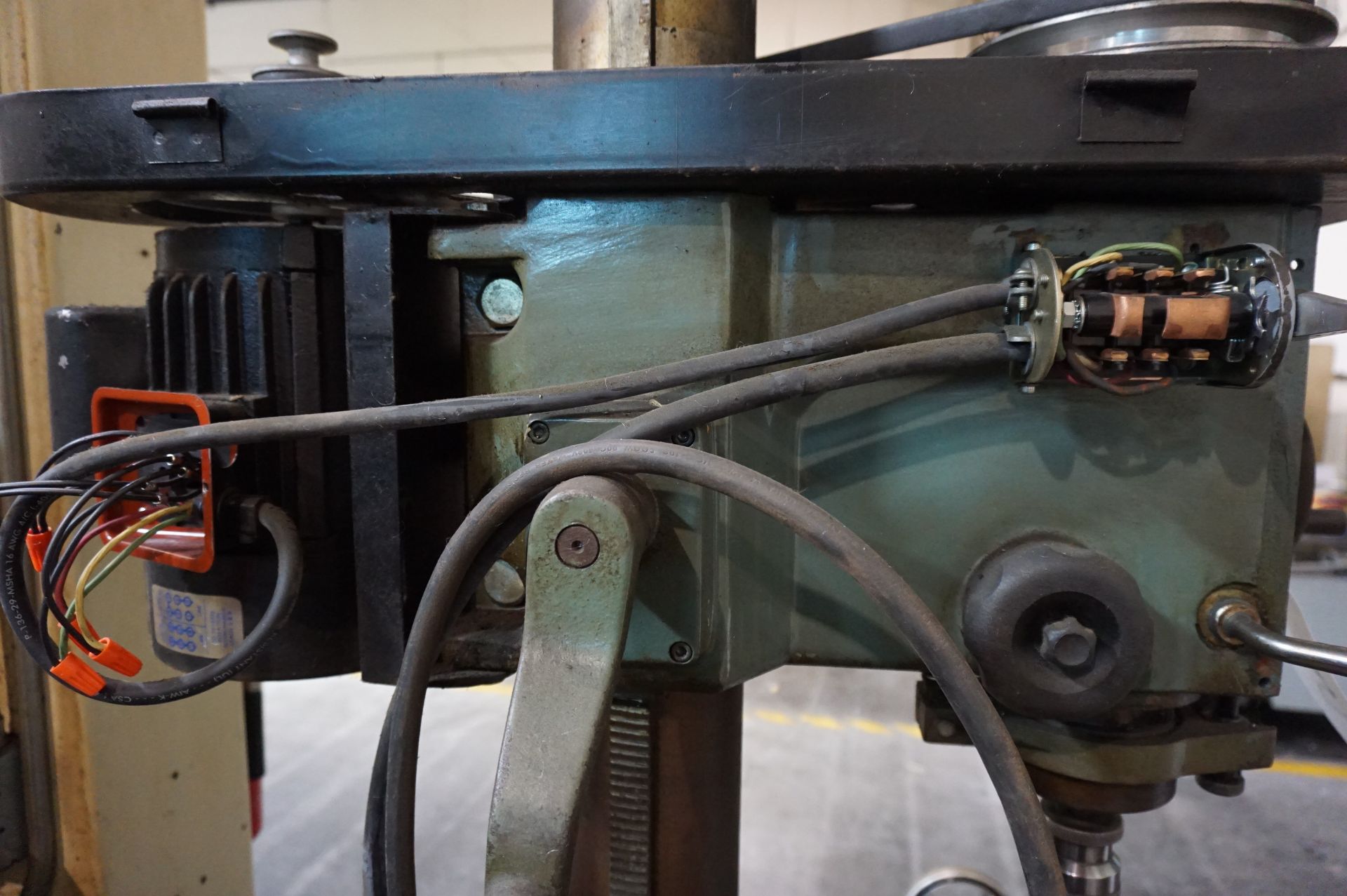 MILL/DRILL PRESS WITH MACHINIST VISE (UNTESTED) - Image 3 of 5