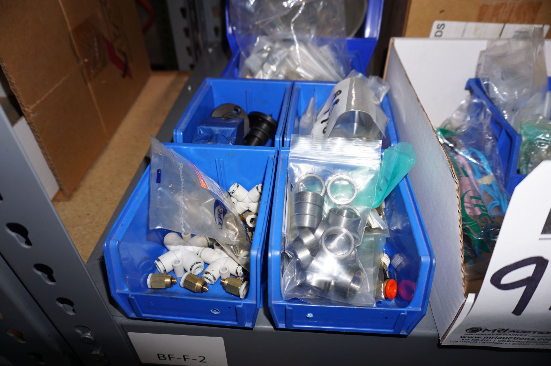 CONTENTS OF RACK TO INCLUDE BUT NOT LIMITED TO: MISC. 3M SHRINK TUBING, ANSI ROLLER CHAIN, PARTS, - Image 5 of 7