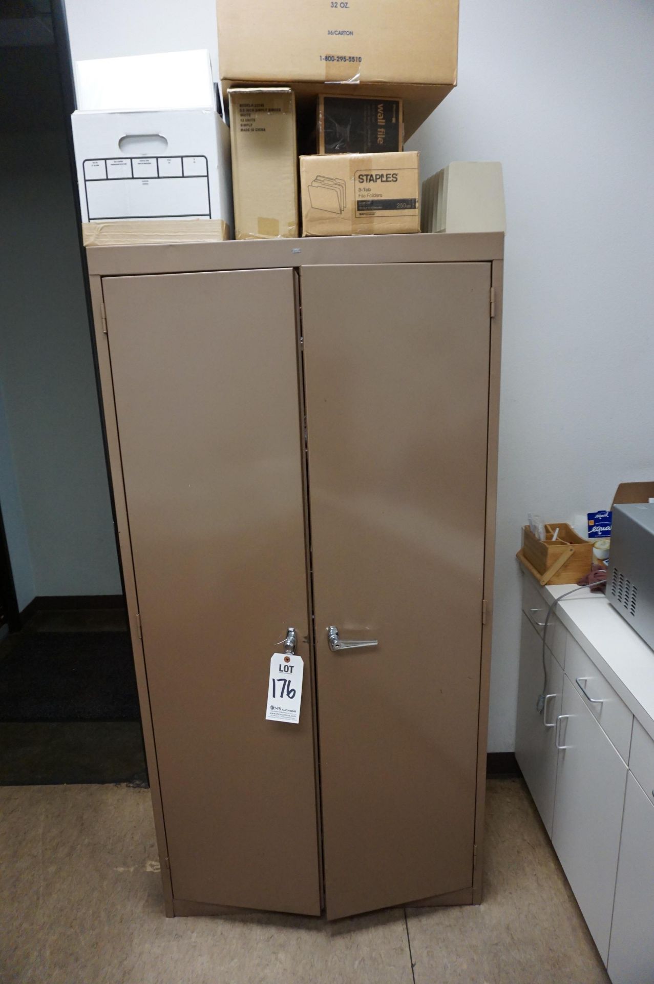 CONTENTS OF BREAKROOM IN OFFICES, FIRST FLOOR TO INCLUDE: TABLE, FOLDING CHAIRS, REFRIGERATOR, - Image 11 of 12