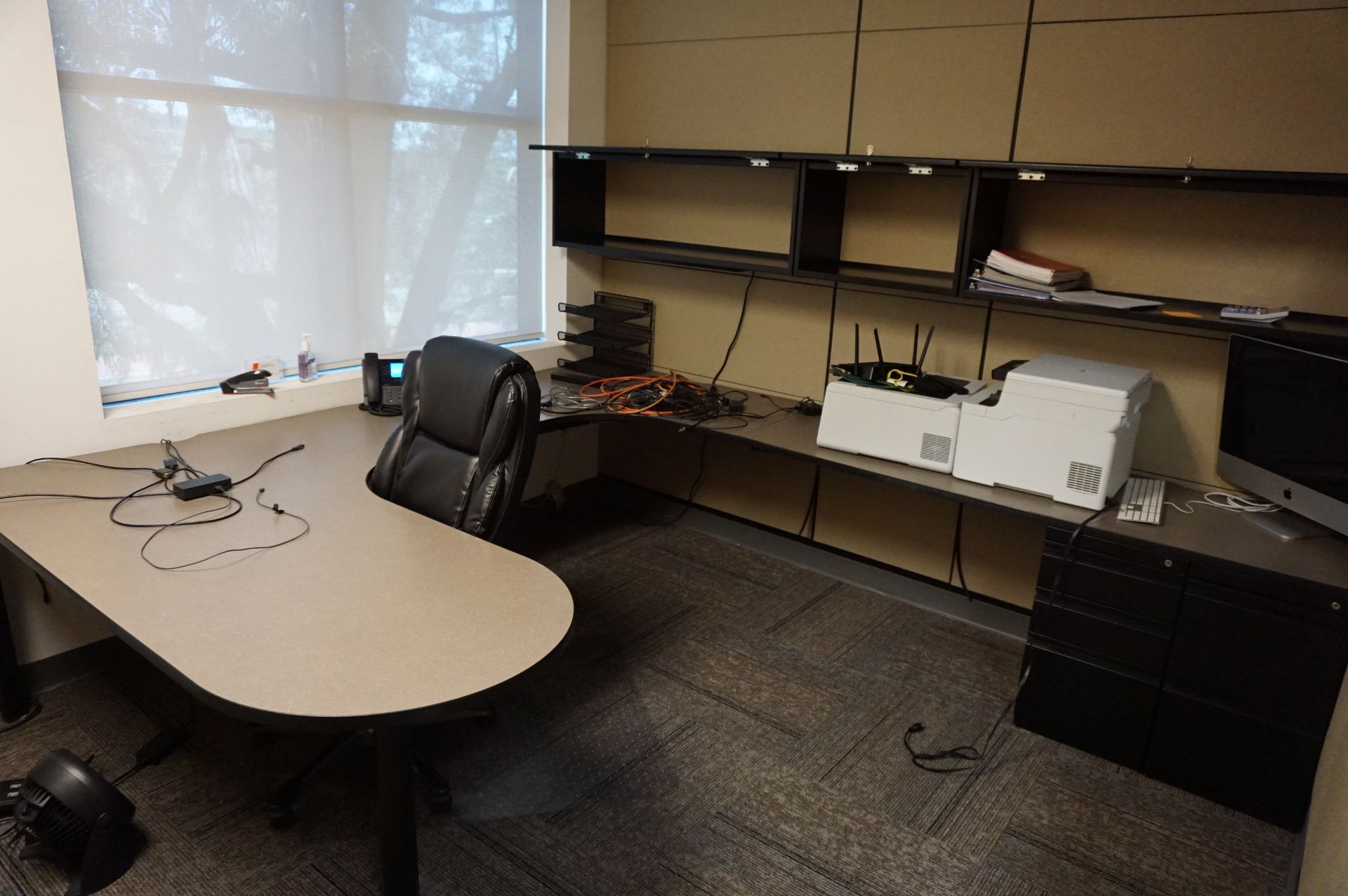 SECOND FLOOR OFFICE TO INCLUDE: WRAPAROUND OFFICE DESK WITH ATTACHED FILE CABINETS, OFFICE CHAIRS * - Image 2 of 6