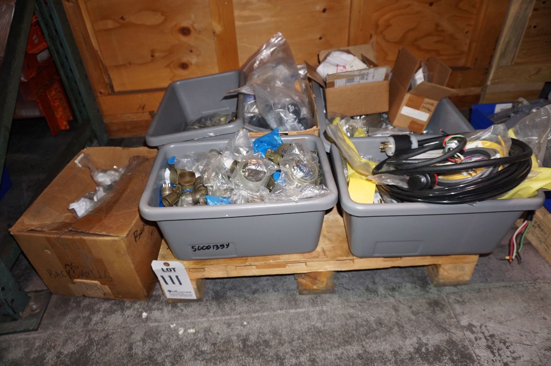 PALLET LOT TO INCLUDE: MISC. COPPER AND STEEL CONNECTORS, MISC CABLES