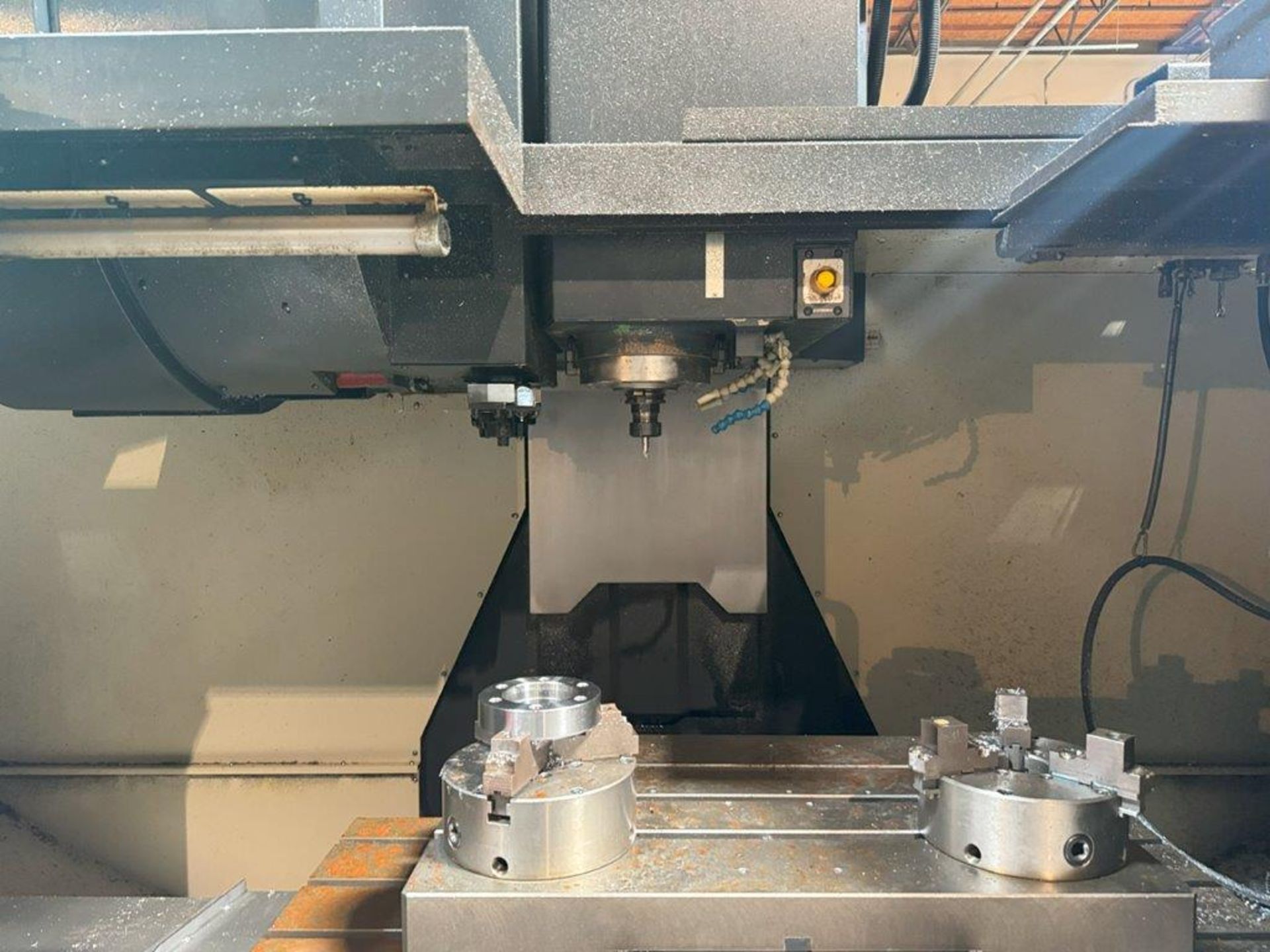 2013 DOOSAN DNM 500 CNC VERTICAL MACHINING CENTER, 9118 APPROX RUN TIME AS OF MAY 9 2024, 8,000 - Image 8 of 20