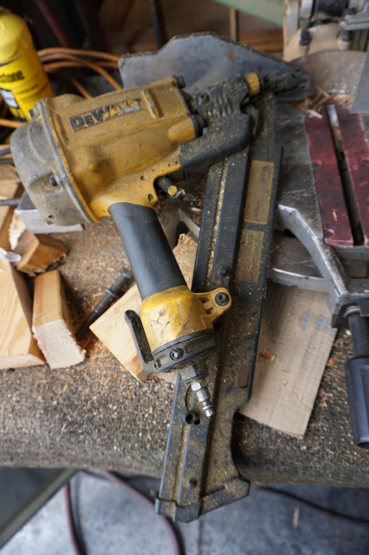 WORK STATION TO INCLUDE: (1) DEWALT PNEUMATIC NAILGUN (1) SKILSAW CHOP SAW, (1) BOSCH CIRCULAR - Image 5 of 6