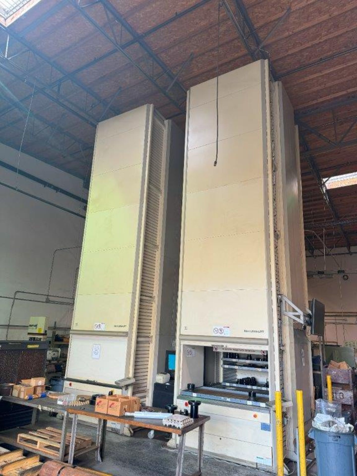 2006 HANEL LEAN LIFT MODEL 1640-825 VERTICAL LIFT MODULE, 68 TOTAL CONTAINER CAPACITY, 882 LBSMAX