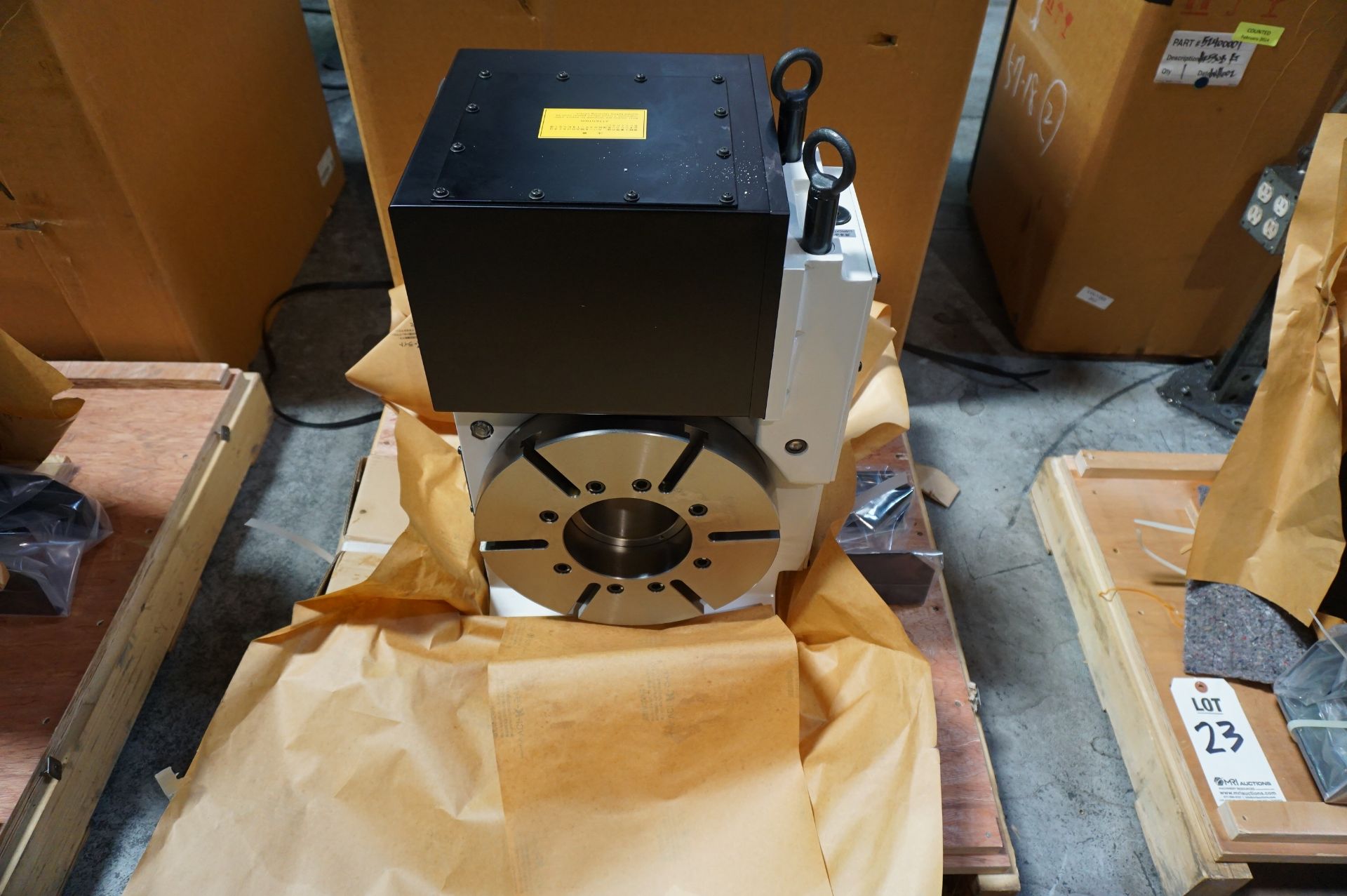 NEVER USED IN ORIGINAL BOX - 2009 KITIGAWA TUX320BE01 4TH AXIS ROTARY TABLE S/N 090373 - Image 2 of 7