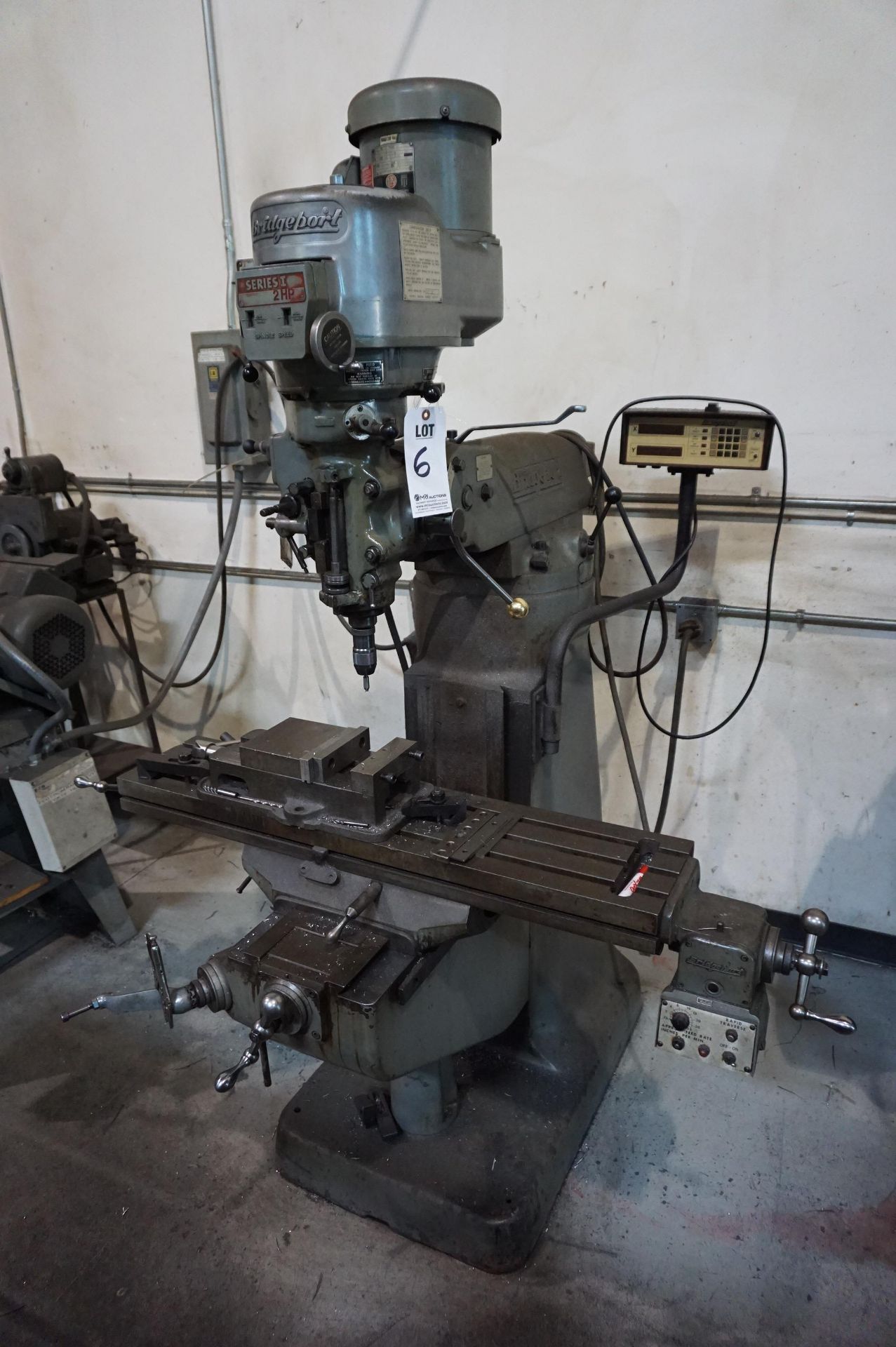 RIDGEPORT SERIES 1 2 HP KNEE MILL S/N J235490 WITH BRIDGEPORT 2 AXIS DIGITAL READ OUT AND 6" MACHINE