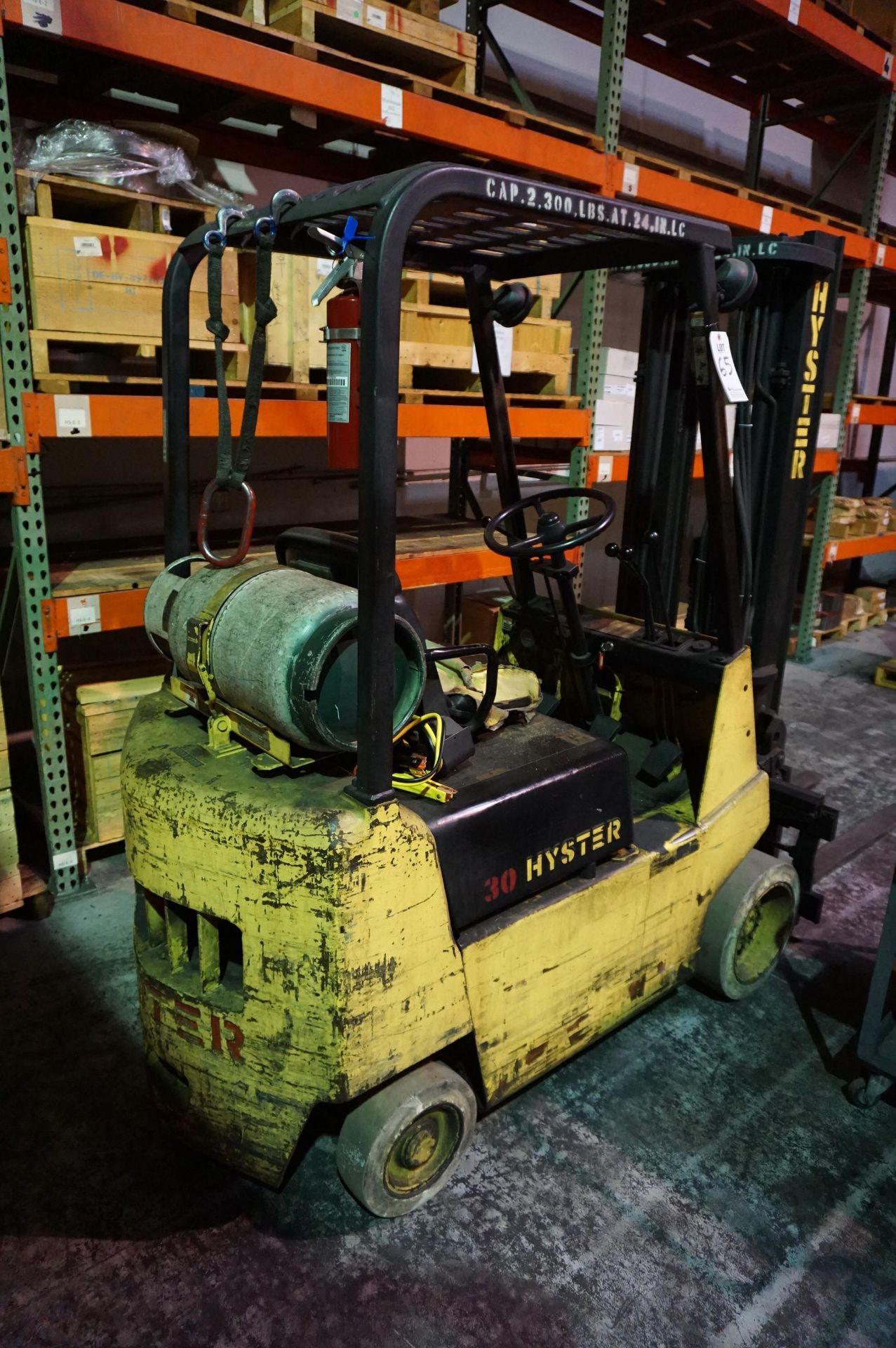 LATE PICK UP - HYSTER S30 XL LIFT TRUCK, 2300 LB CAPACITY, PROPANE GAS, DRIVE TREAD WIDTH 33",