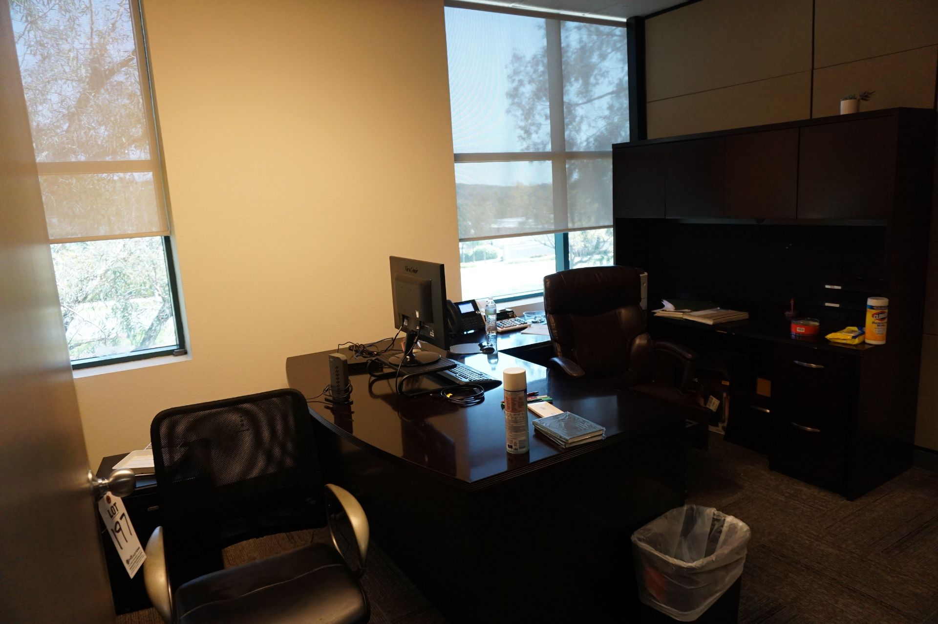 SECOND FLOOR OFFICE TO INCLUDE: HIGH END EXECUTIVE DESK, MONITOR AND STAND KEYBOARD, EXECUTIVE - Image 2 of 5