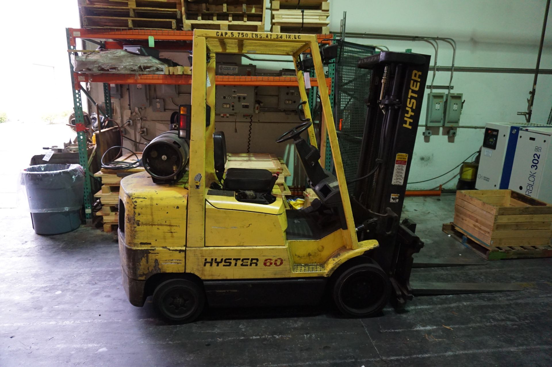 LATE PICK UP - HYSTER 60 LIFT TRUCK, MODEL S60XM, 5750 LB CAPACITY, APPROX HOURS 6250 AS OF 5/9/ - Image 3 of 10