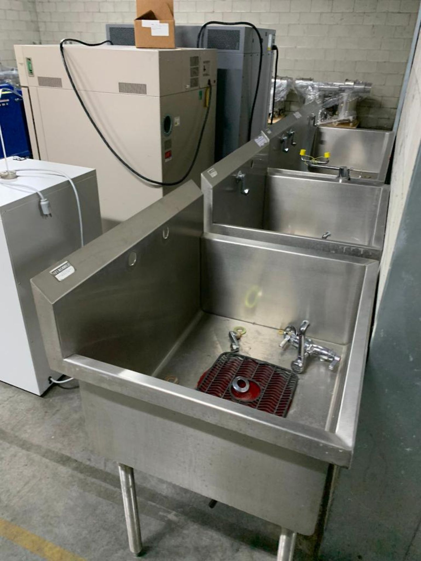 (3x) Stainless Steel Sinks