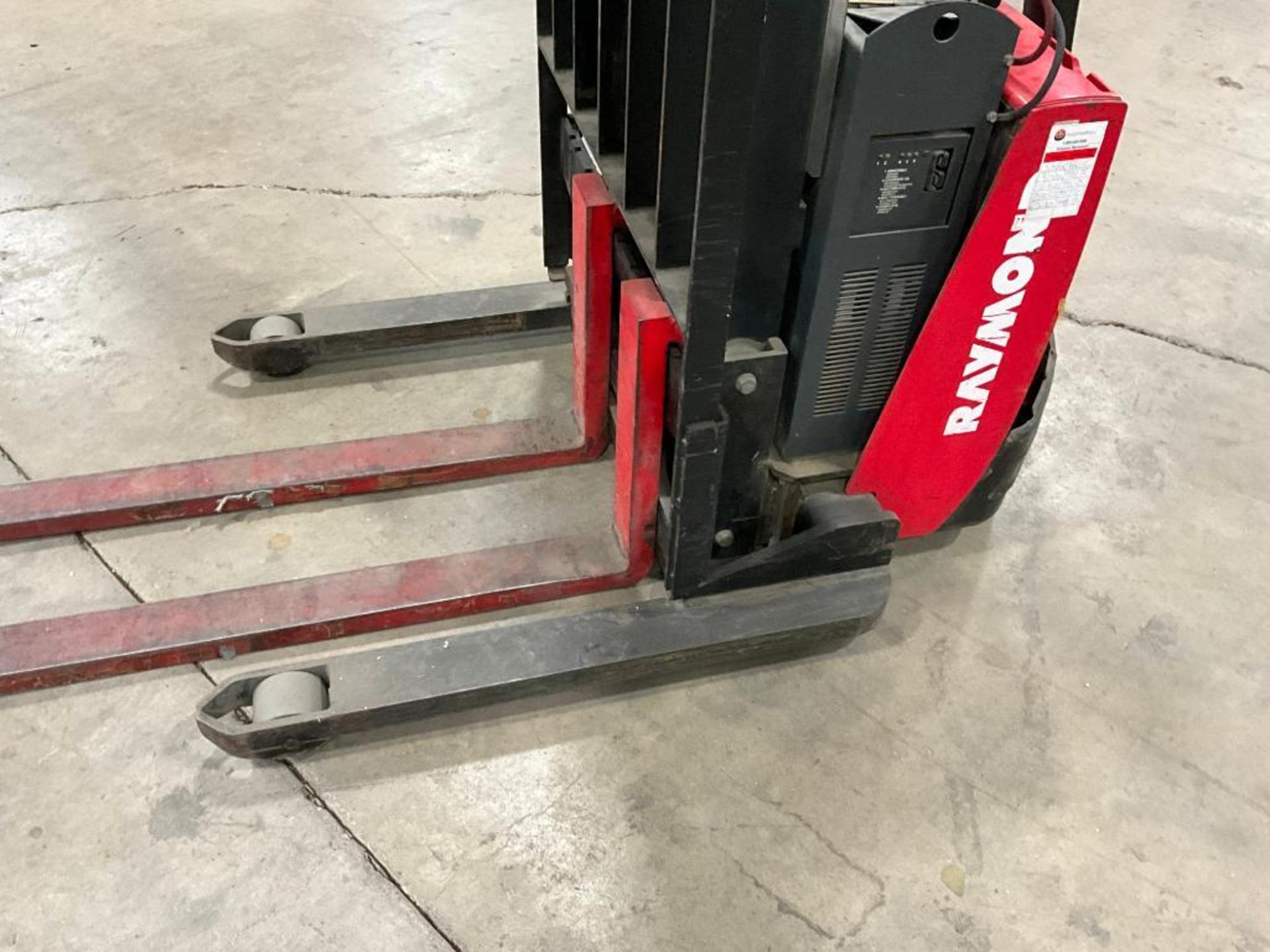 Raymond Walkie Pallet Stacker, Model RAS25 - Image 9 of 26